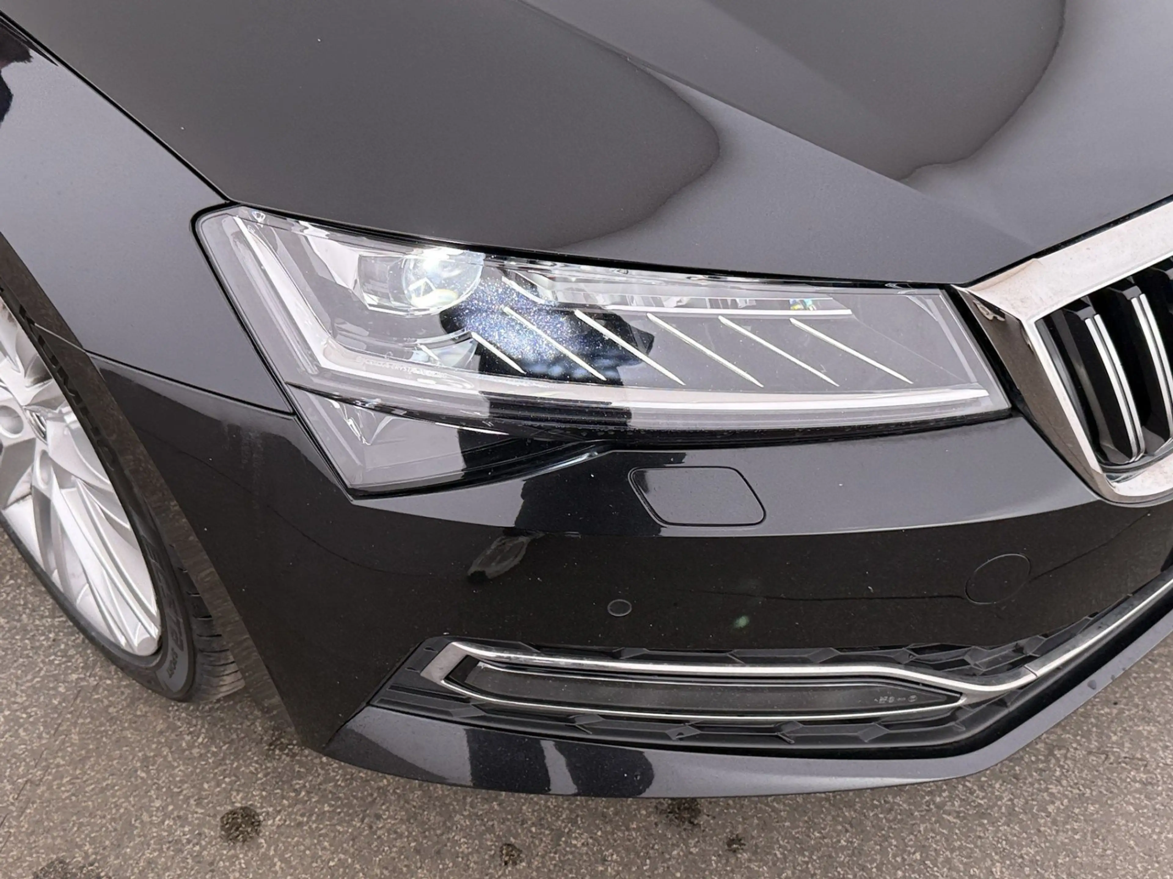 Skoda Superb Combi 2.0 TDI Premium Edition Aut MATRIX — photo 13