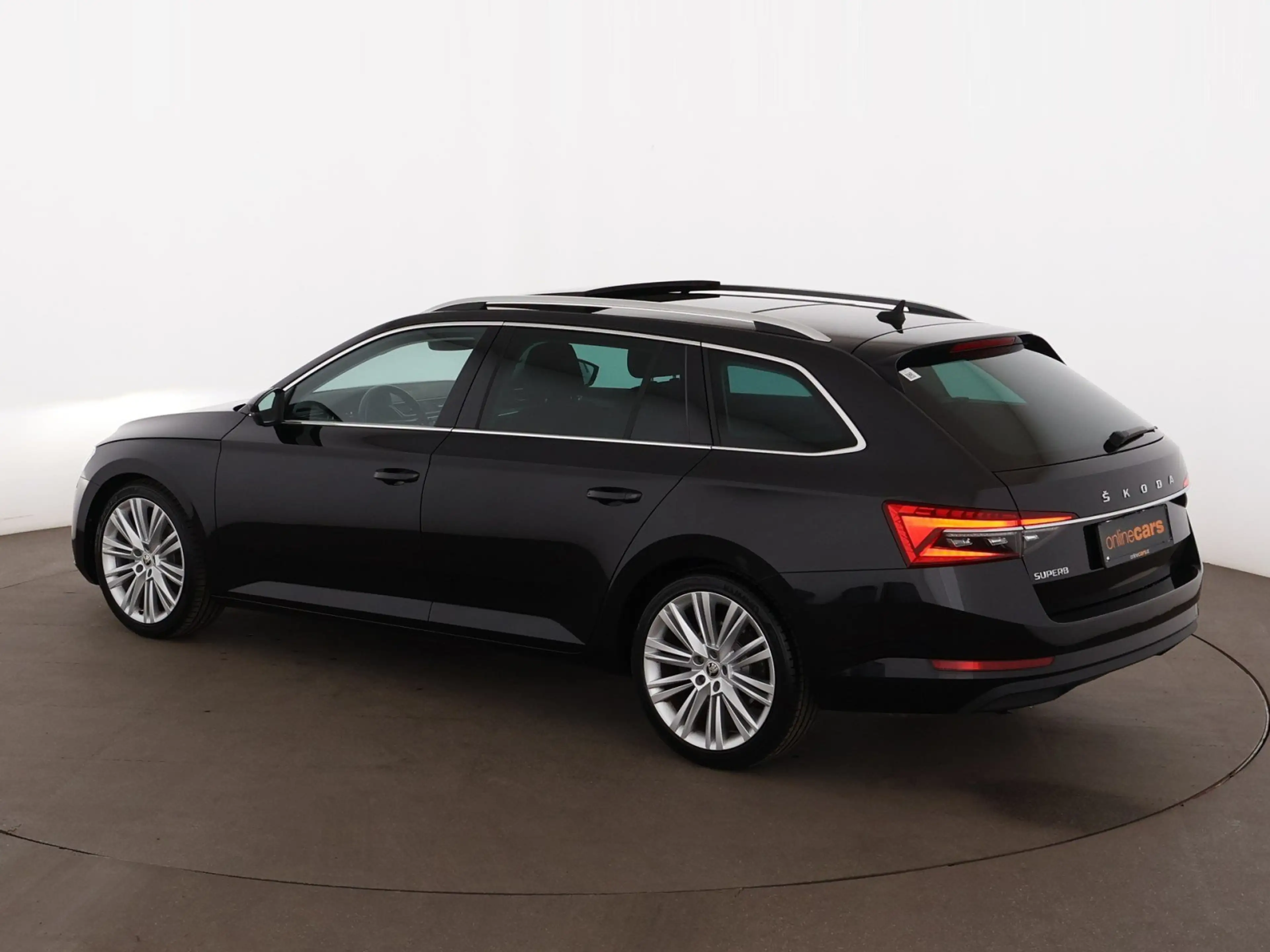 Skoda Superb Combi 2.0 TDI Premium Edition Aut MATRIX — photo 7