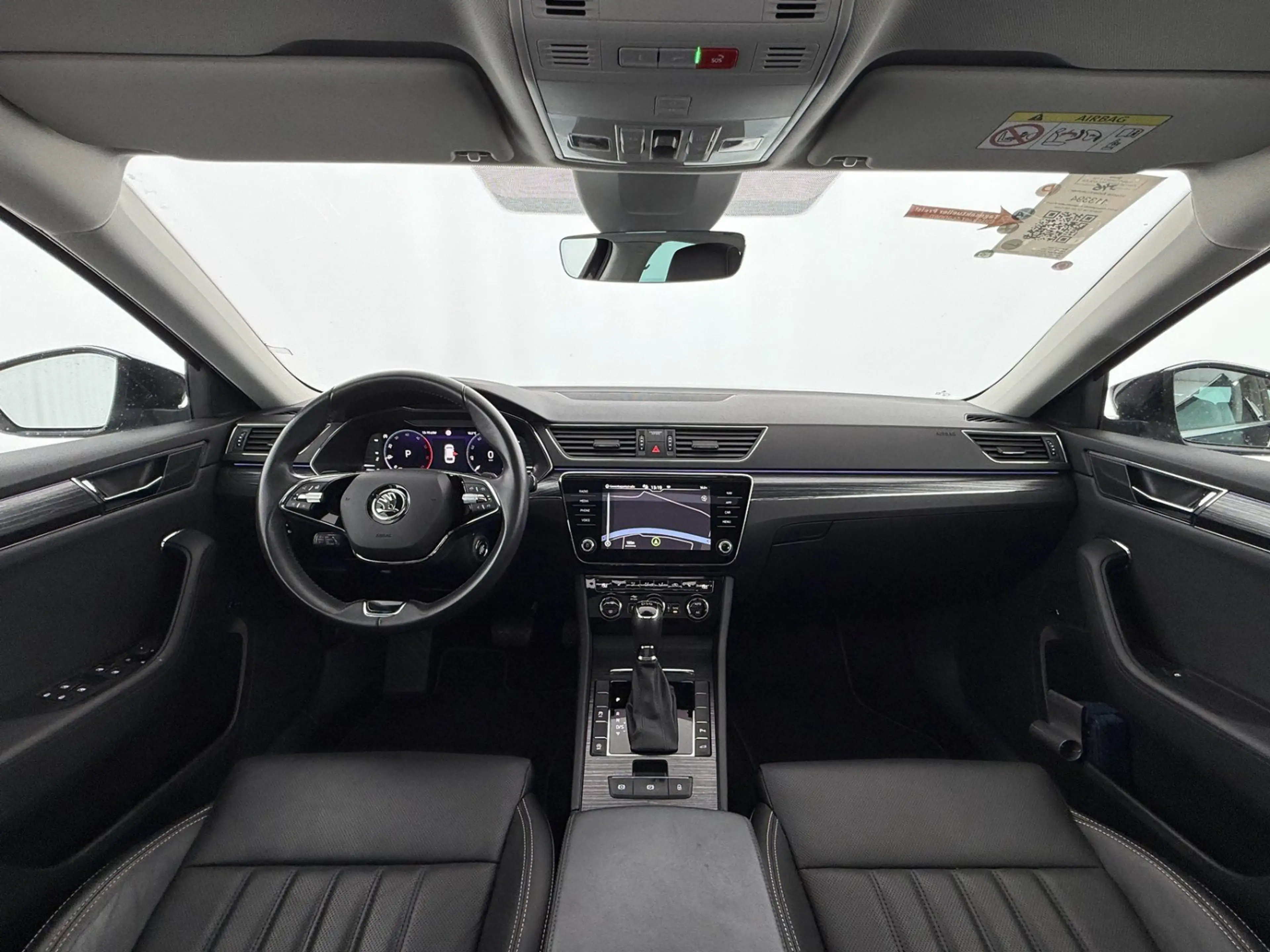 Skoda Superb Combi 2.0 TDI Premium Edition Aut MATRIX — photo 14