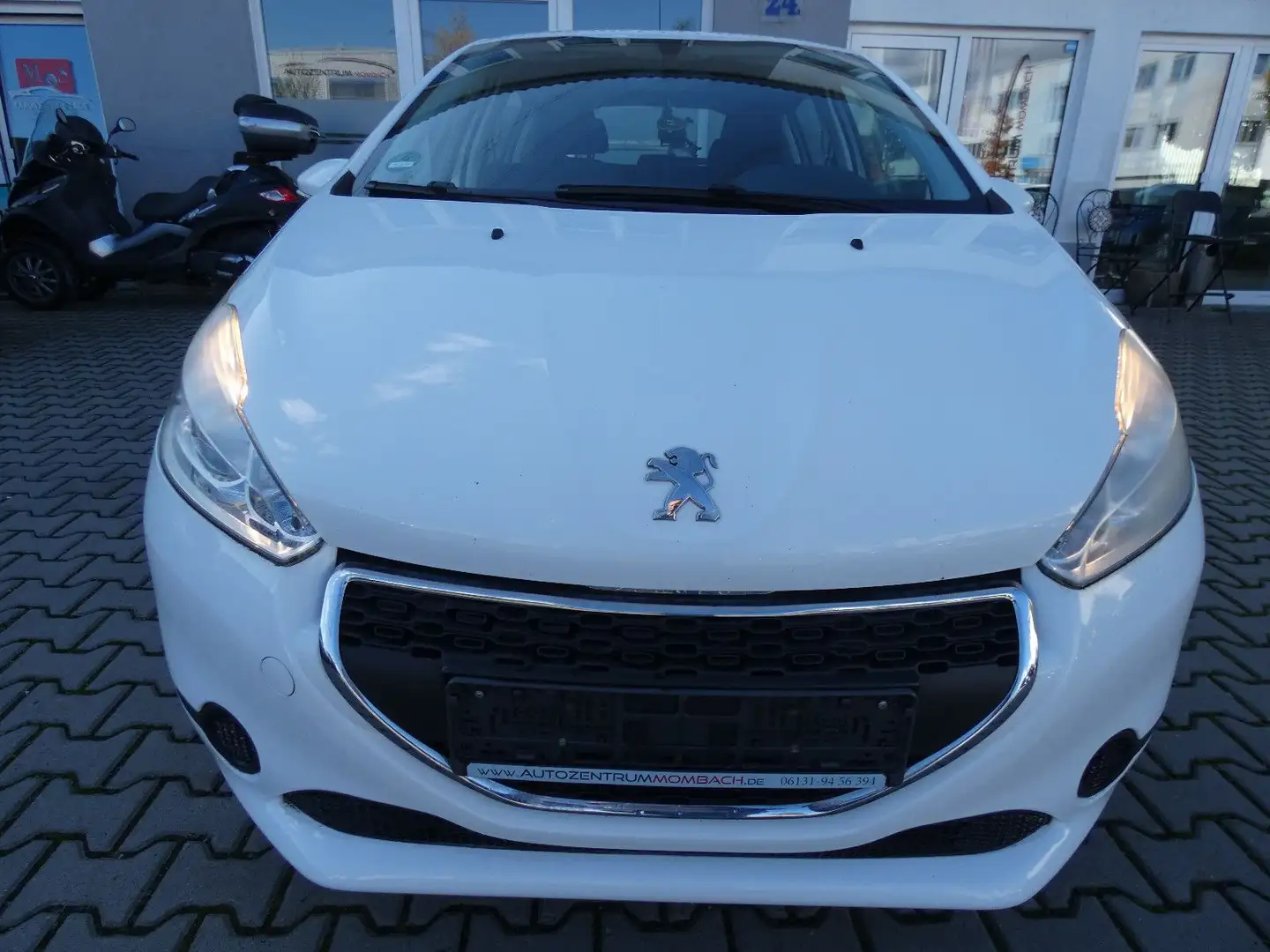 Peugeot 208 Active Blanc - 2