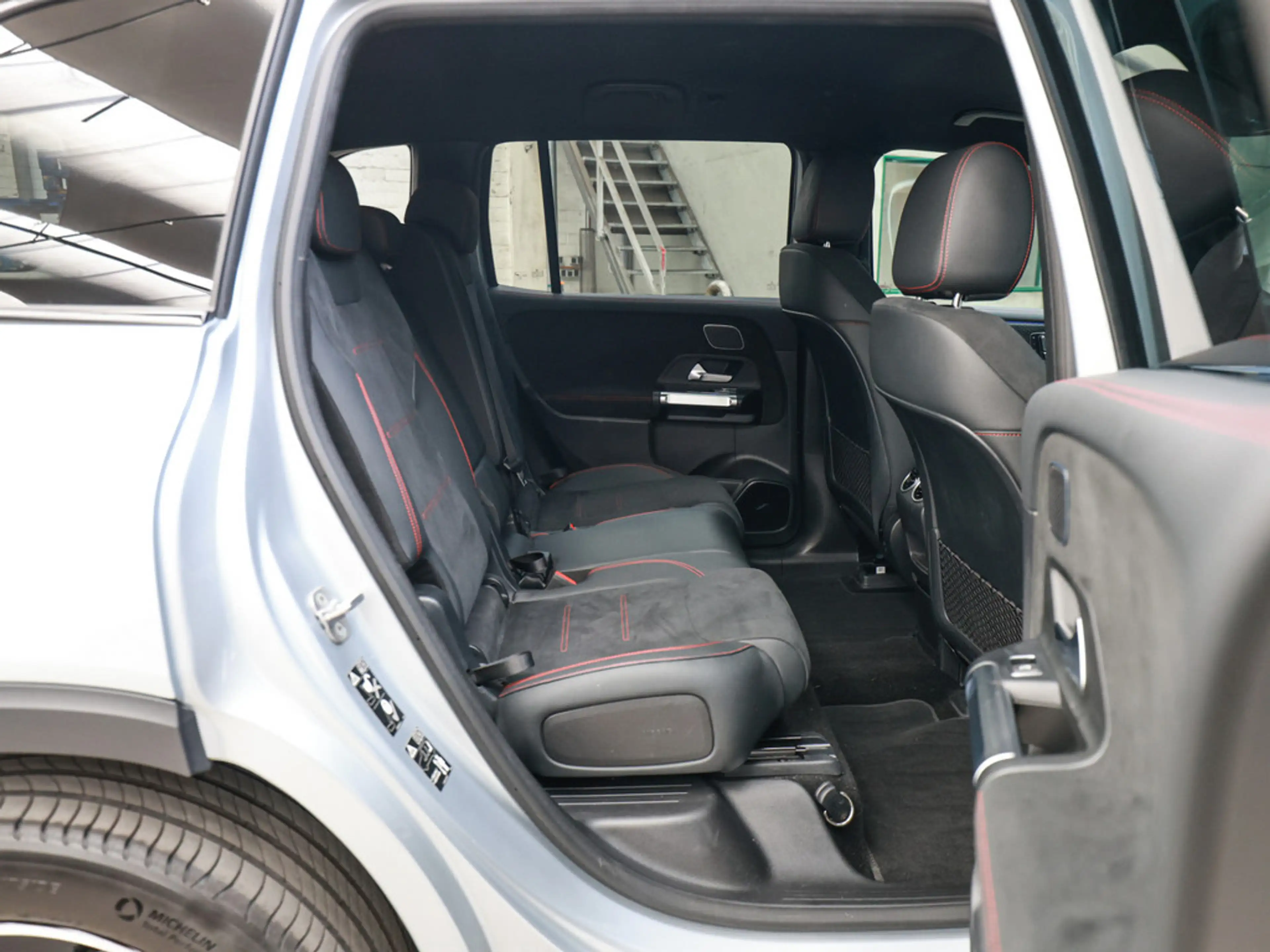 Mercedes-Benz EQB 350 4M AMG Sport Premium 7-Sitzer NIGHT — photo 8