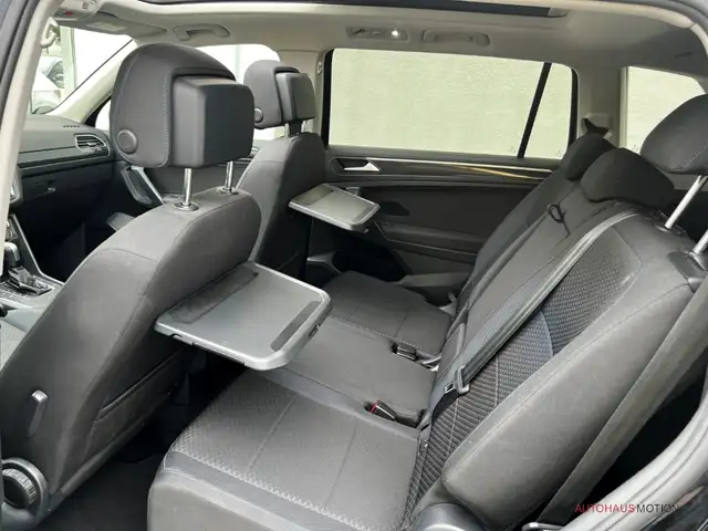 Volkswagen Tiguan Allspace view 12