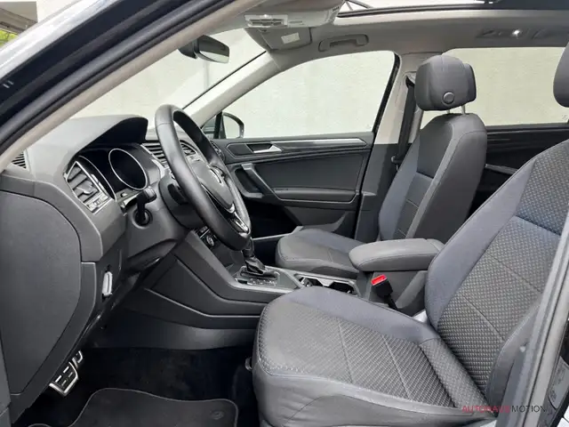 Volkswagen Tiguan Allspace view 11