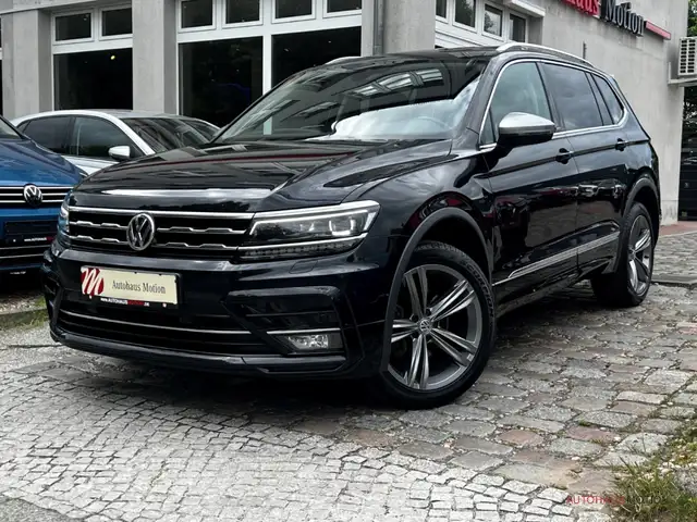 Volkswagen Tiguan Allspace view 2