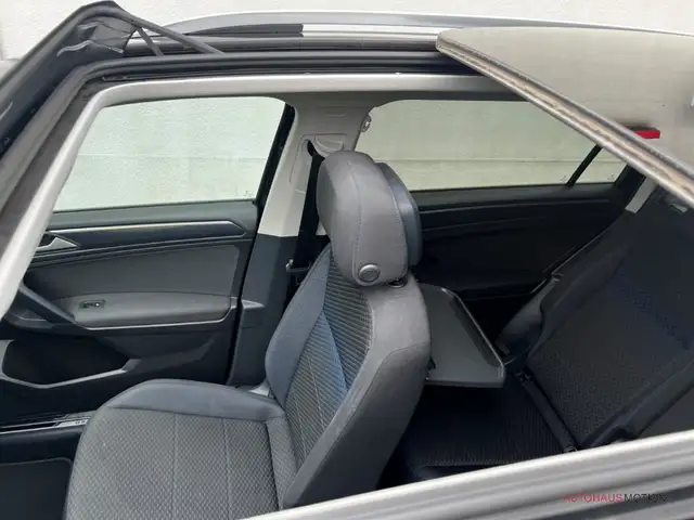 Volkswagen Tiguan Allspace view 8