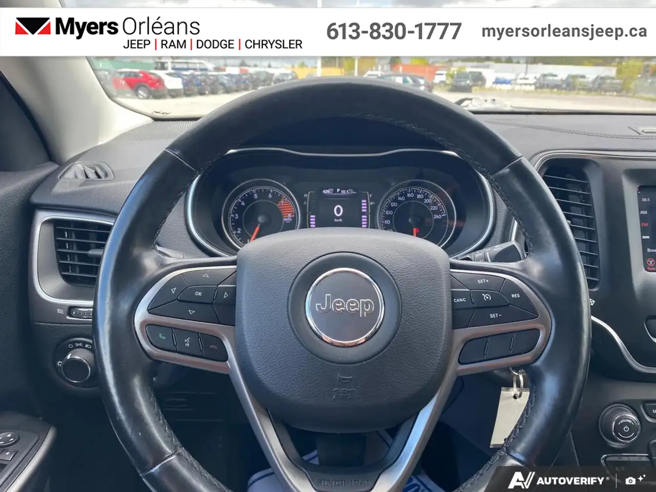 Jeep Cherokee снимка Jeep Cherokee