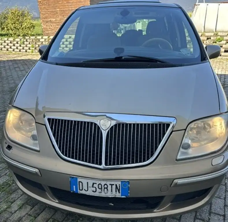Lancia Phedra 2007 из Европы — купить под ключ
