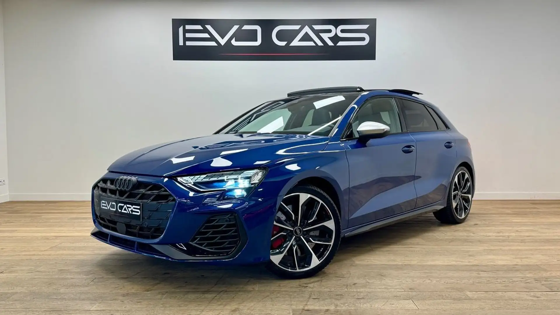 Audi S3 2.0 TFSI 333 ch / Akrapovic / Caméra / Matrix LED / SONOS 3D / ACC / DCC / TO / Pack Black Bleu - 1