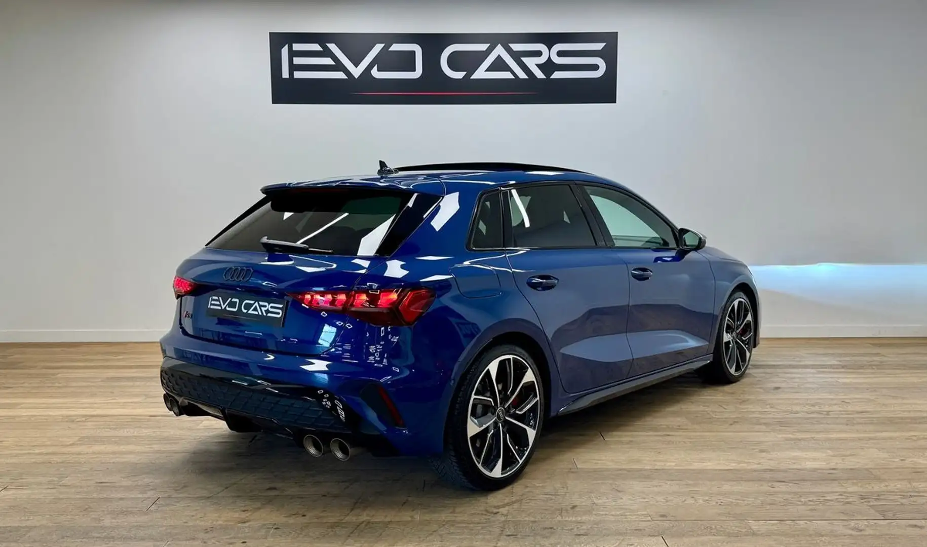 Audi S3 2.0 TFSI 333 ch / Akrapovic / Caméra / Matrix LED / SONOS 3D / ACC / DCC / TO / Pack Black Bleu - 2