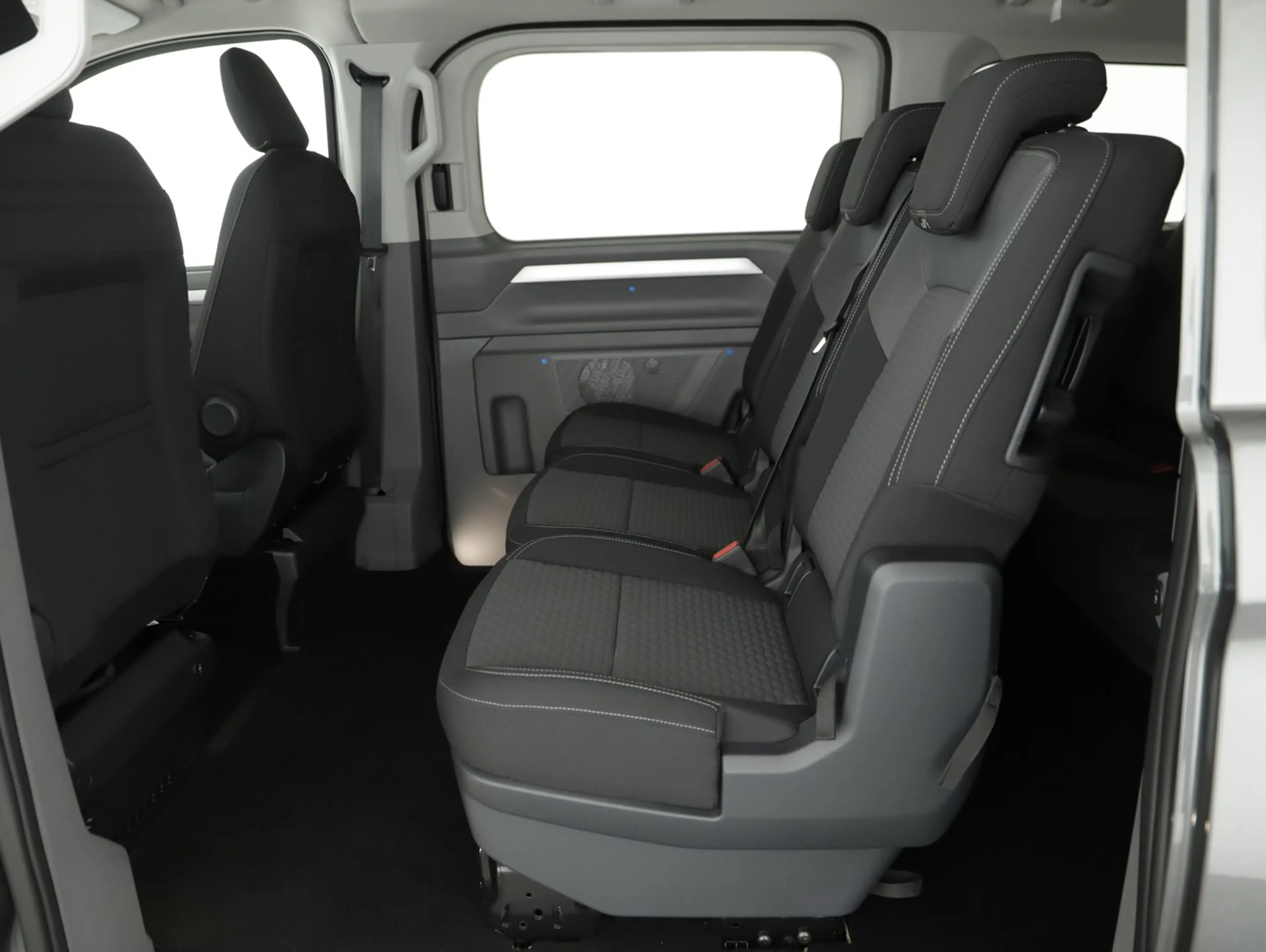 Volkswagen T7 Caravelle VW T7 Caravelle Life LR TDI 4MOTION — photo 10
