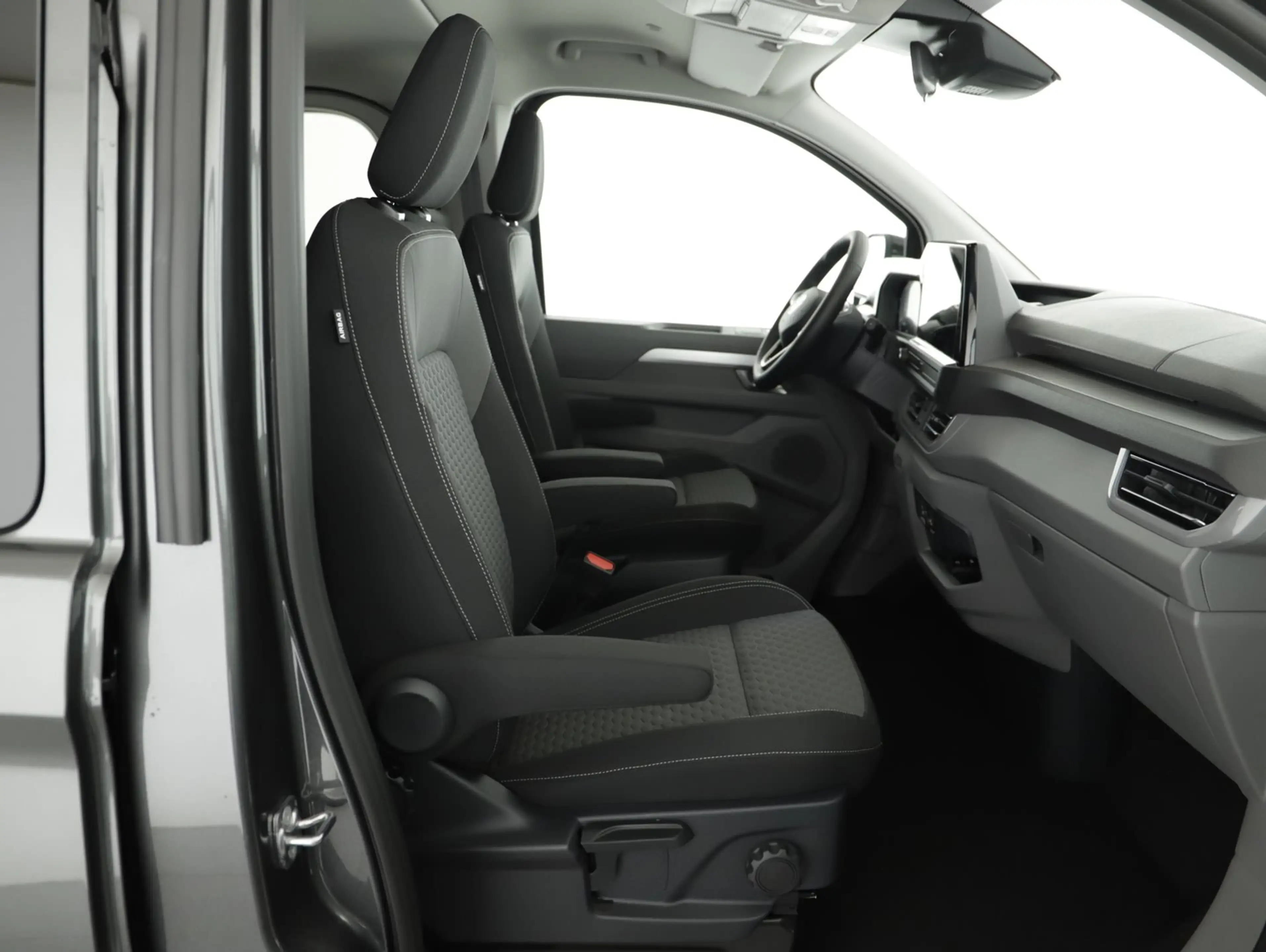 Volkswagen T7 Caravelle VW T7 Caravelle Life LR TDI 4MOTION — photo 9