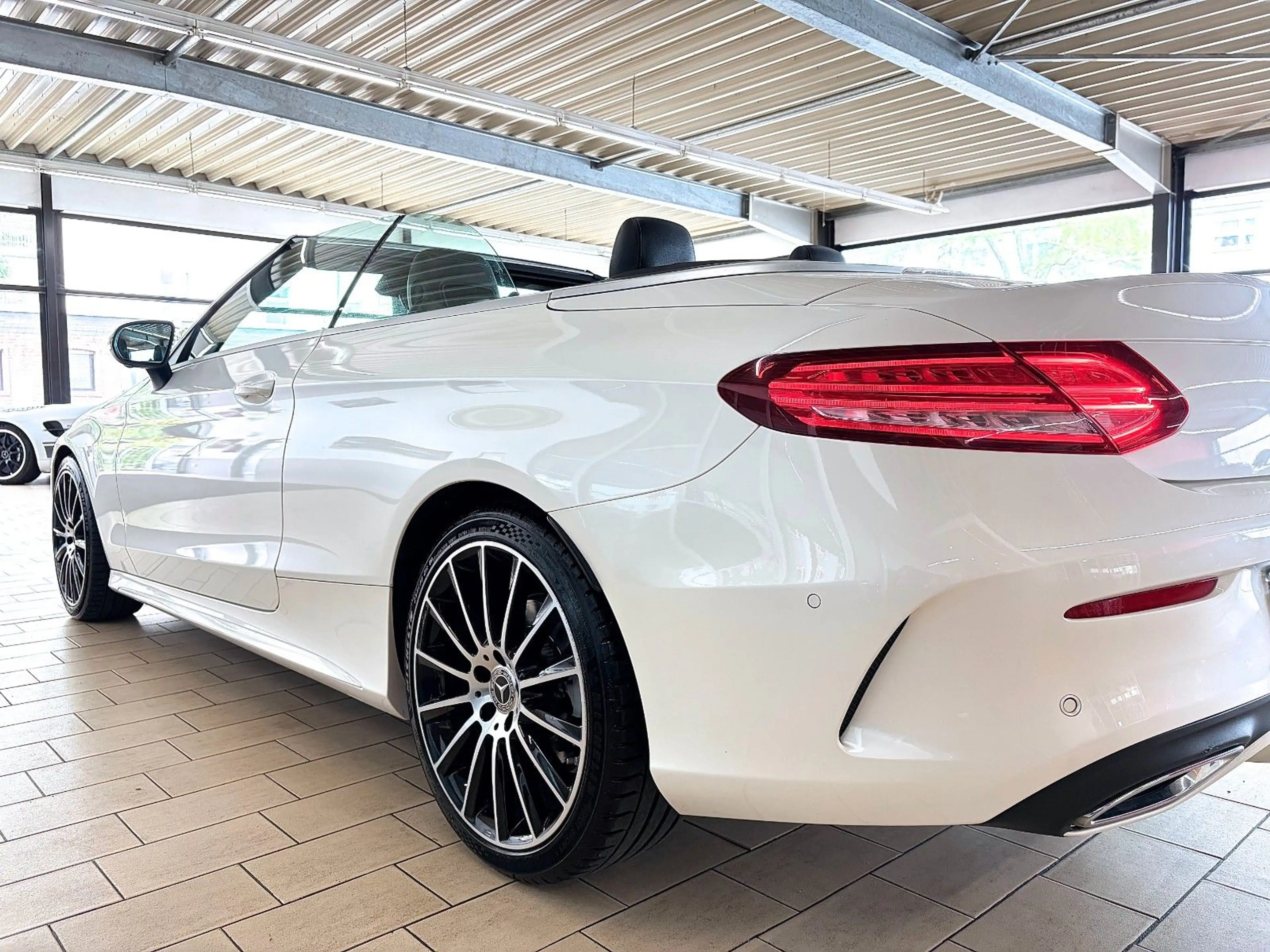 Mercedes-Benz C 250 d CABRIO*AMG+NAVI+LEDER+SITZKLIMA+BURMESTER — photo 12