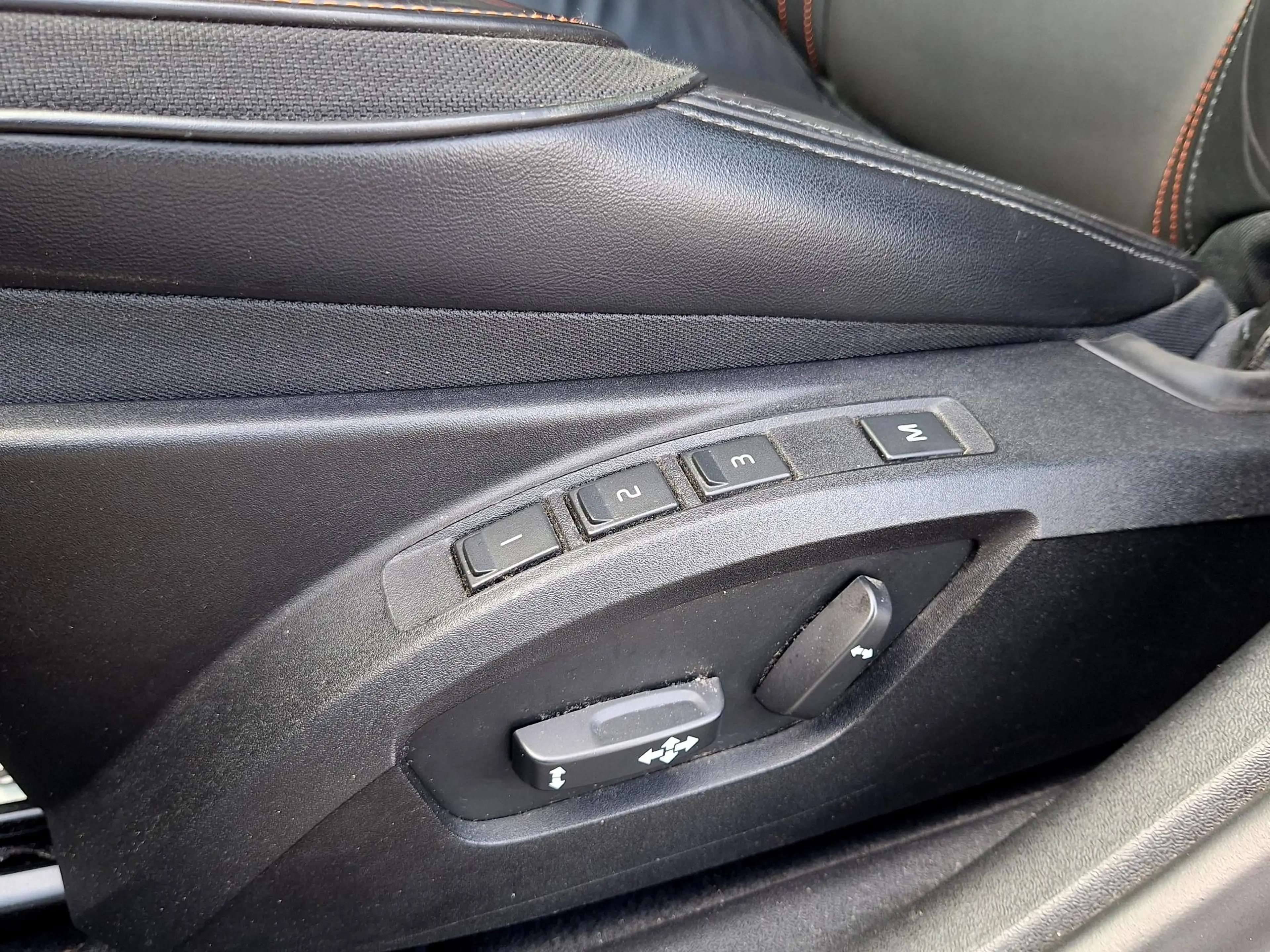 Volvo V40 Cross Country 1.6 T4 Ocean Race Automaat | Panorama | Leder | Bi — photo 29