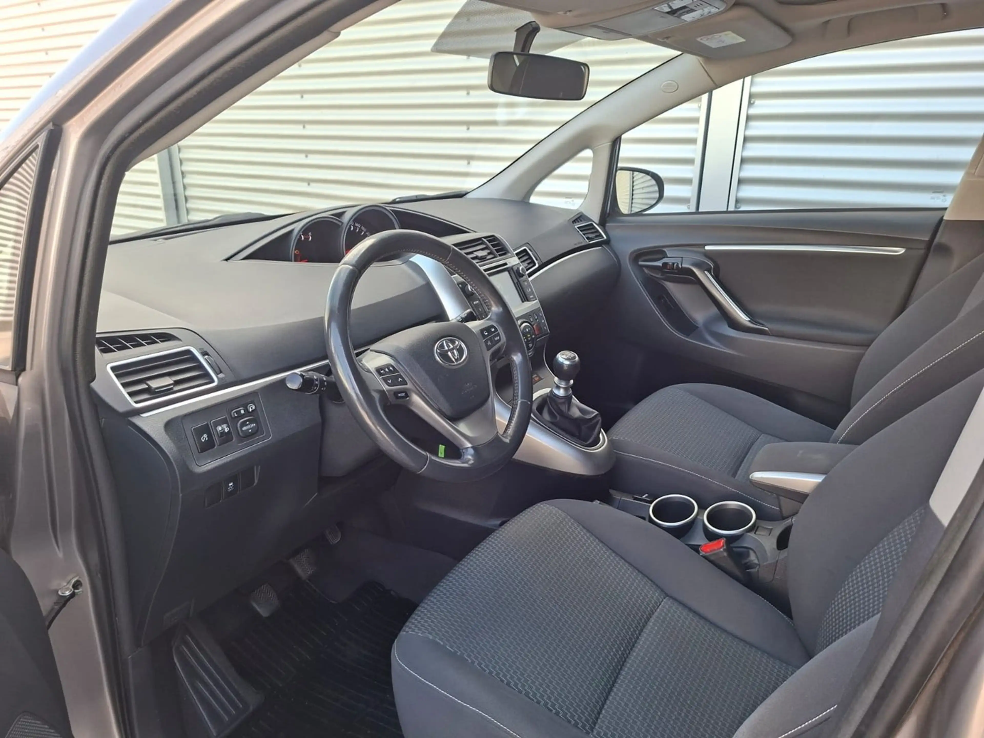 Toyota Verso 1,6 D-4D Active — photo 7