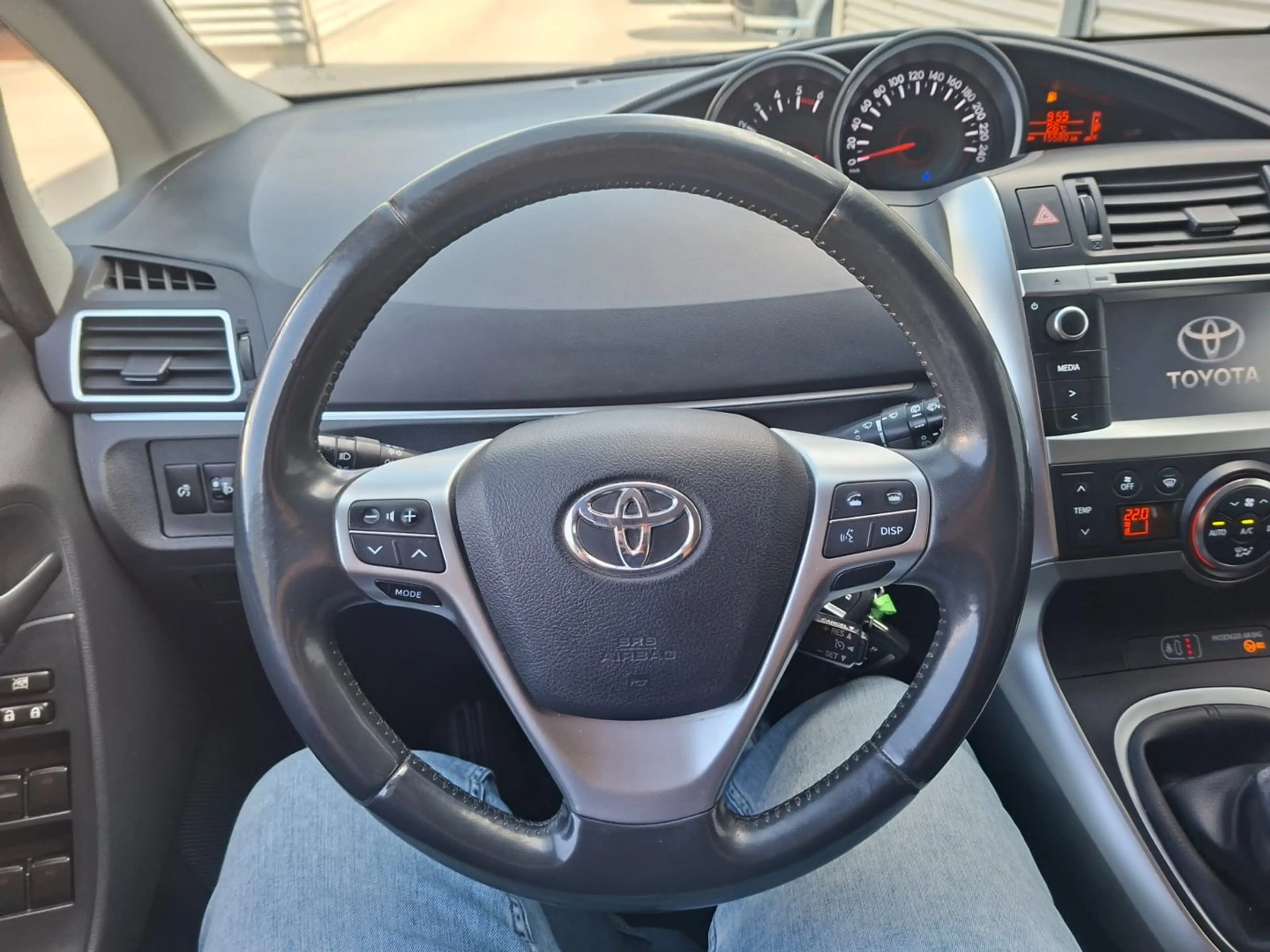 Toyota Verso 1,6 D-4D Active — photo 6