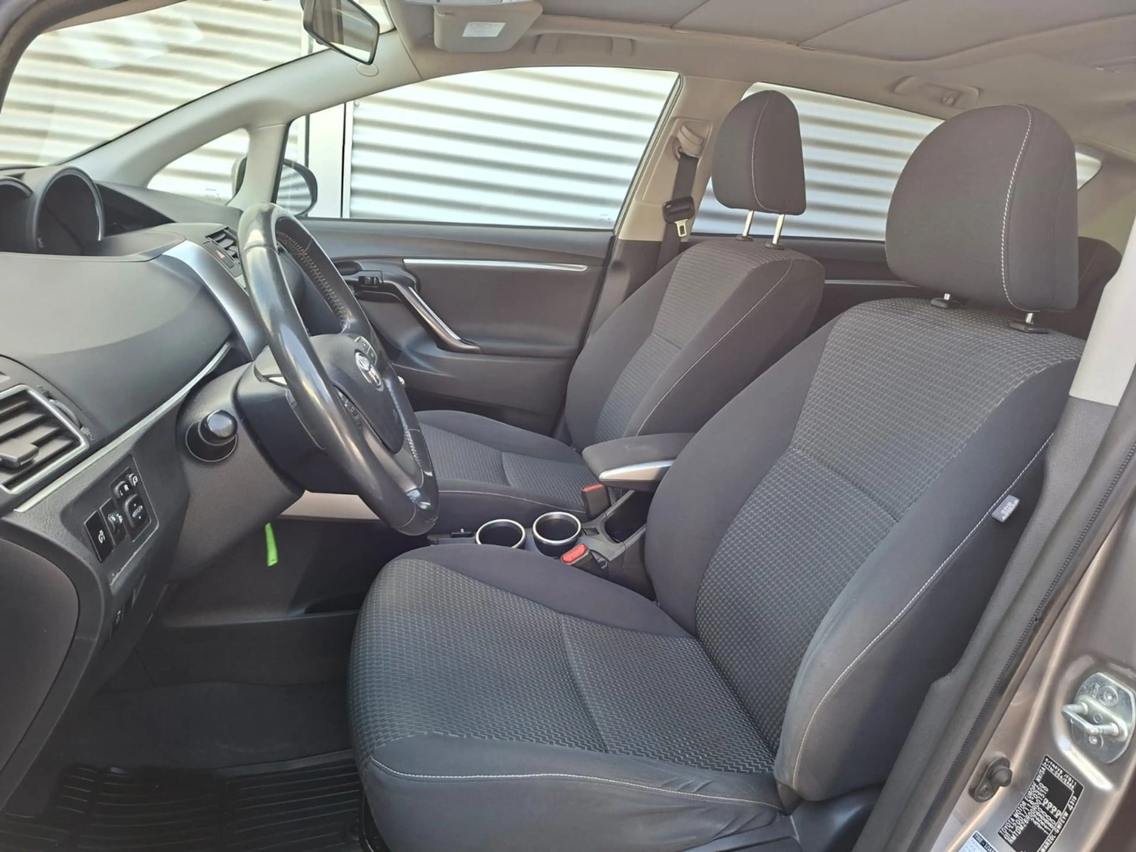 Toyota Verso 1,6 D-4D Active — photo 8