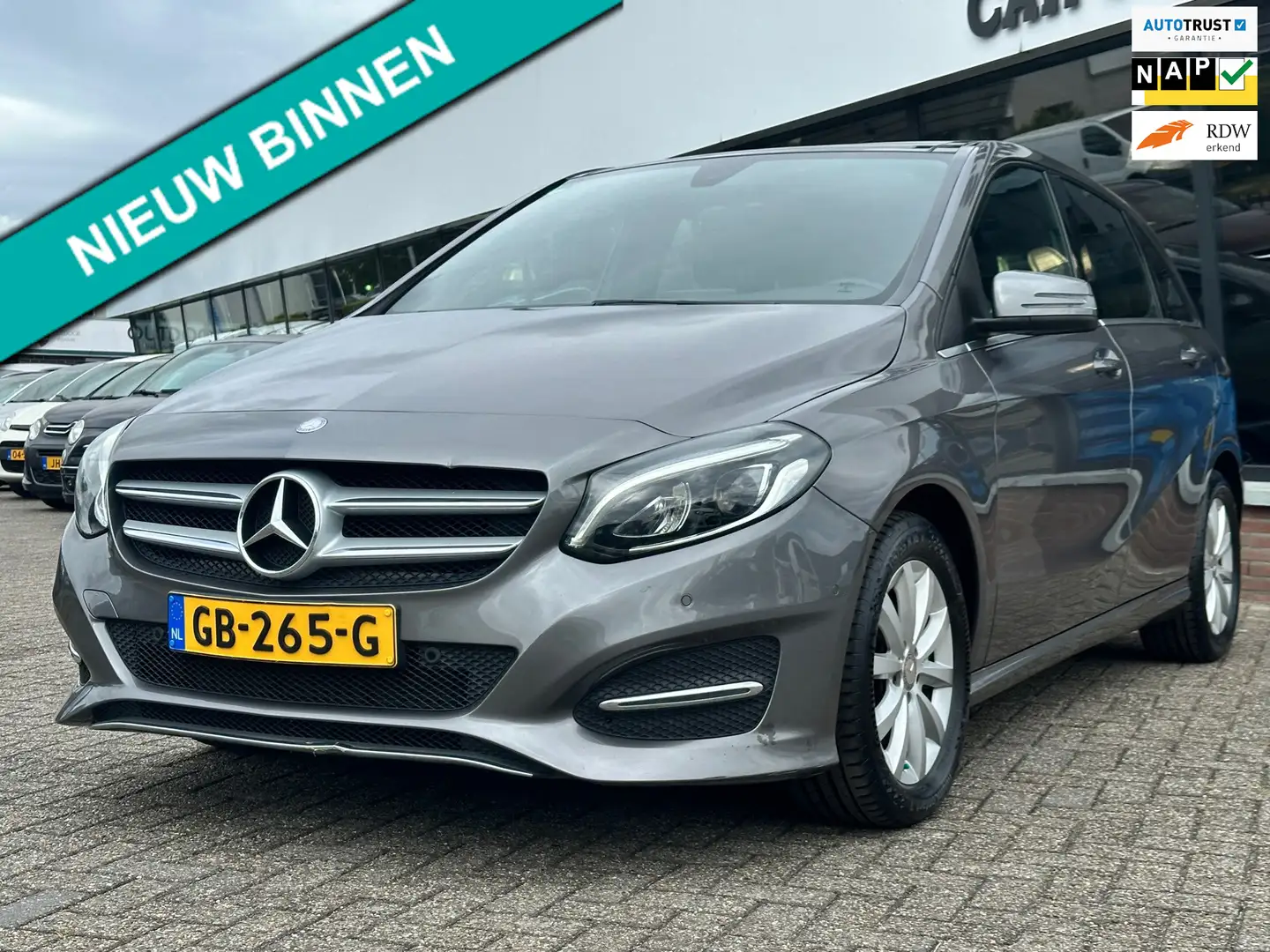 Mercedes-Benz B 200 Prestige Gris - 1