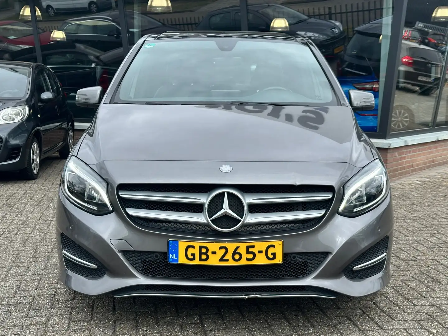 Mercedes-Benz B 200 Prestige Gris - 2