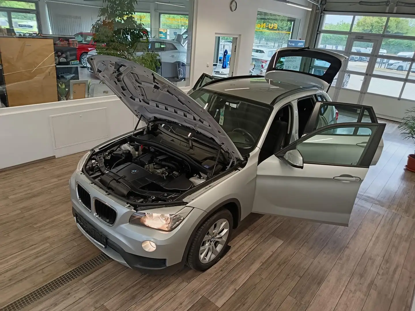 BMW X1 sDrive 18i 110 kW*SITZHEIZUNG*KLIMAAUTOMATIK Szürke - 2
