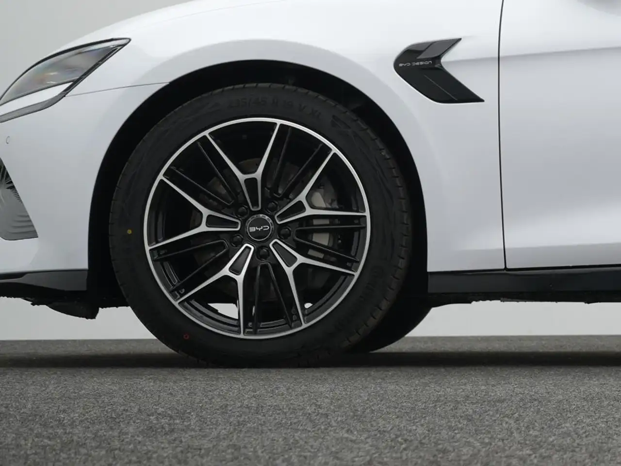 BYD SEAL