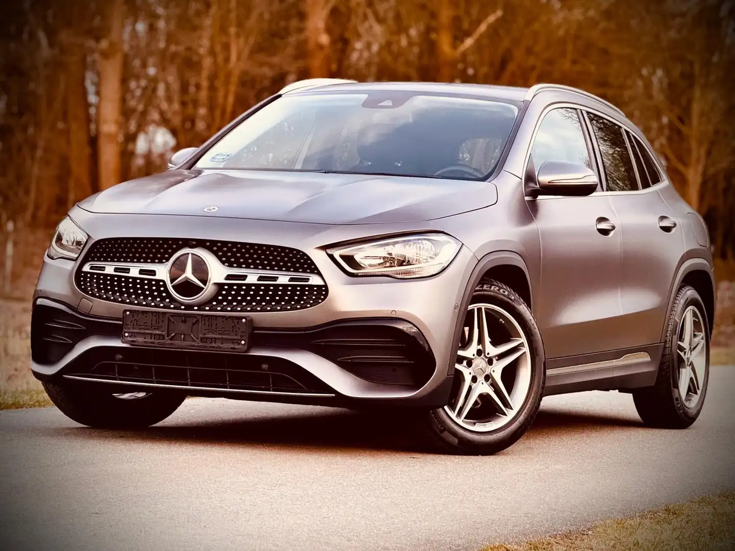 Mercedes-Benz GLA 200 AMG / 2 x AMG+Kamera+20Zoll+Navi Grijs - 1