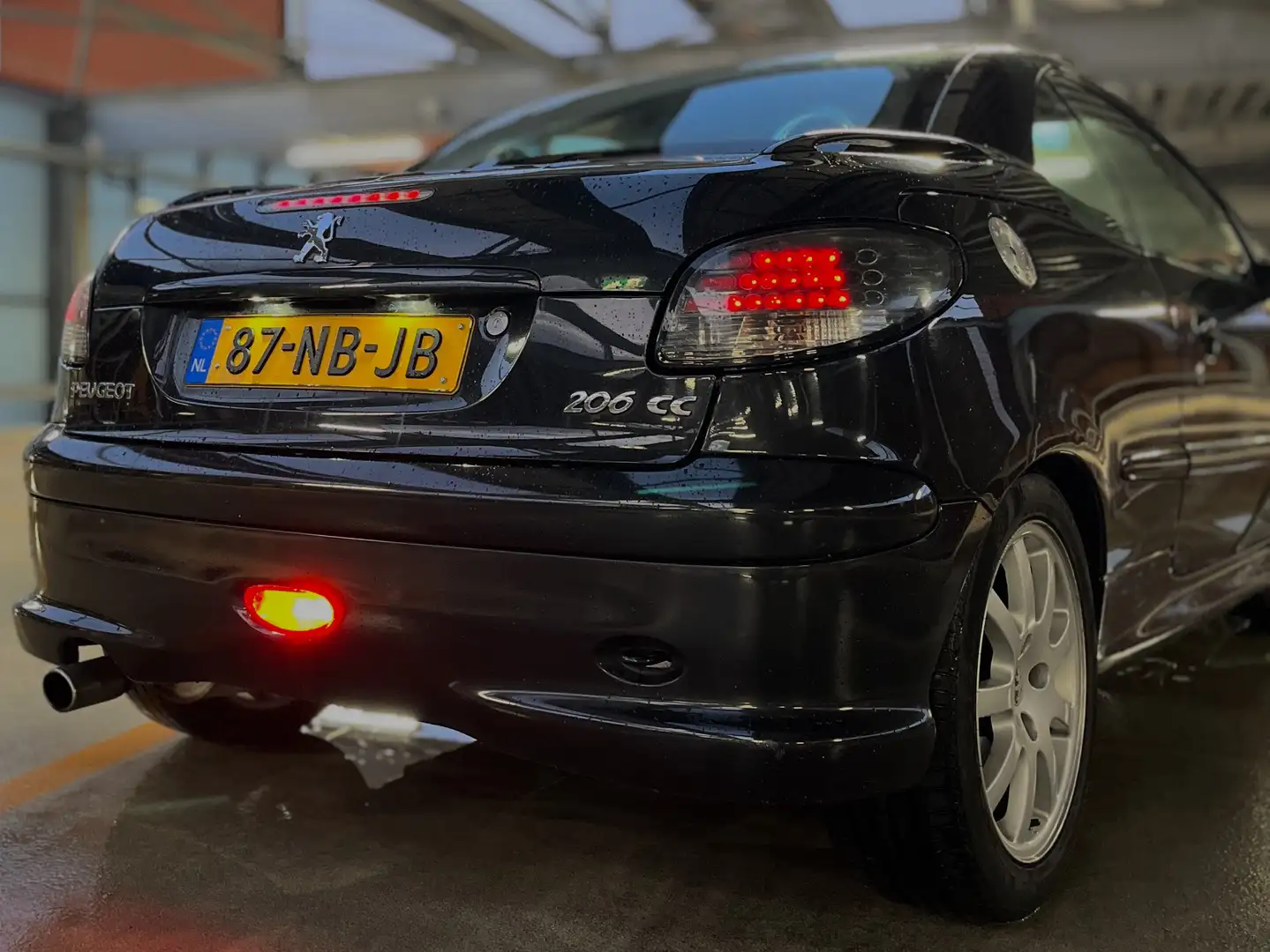 Peugeot 206 CC Zwart - 1
