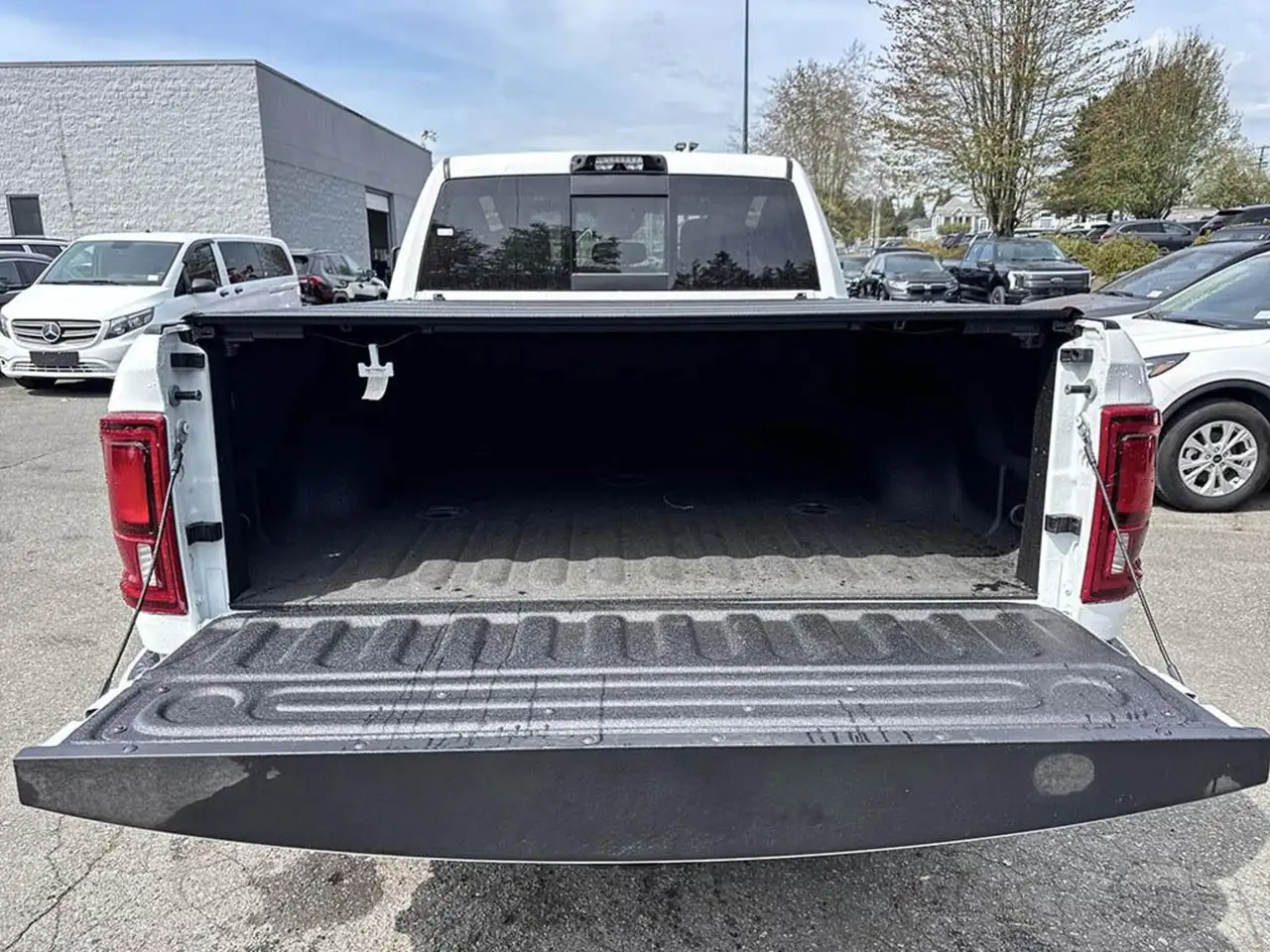RAM 3500 снимка RAM 3500