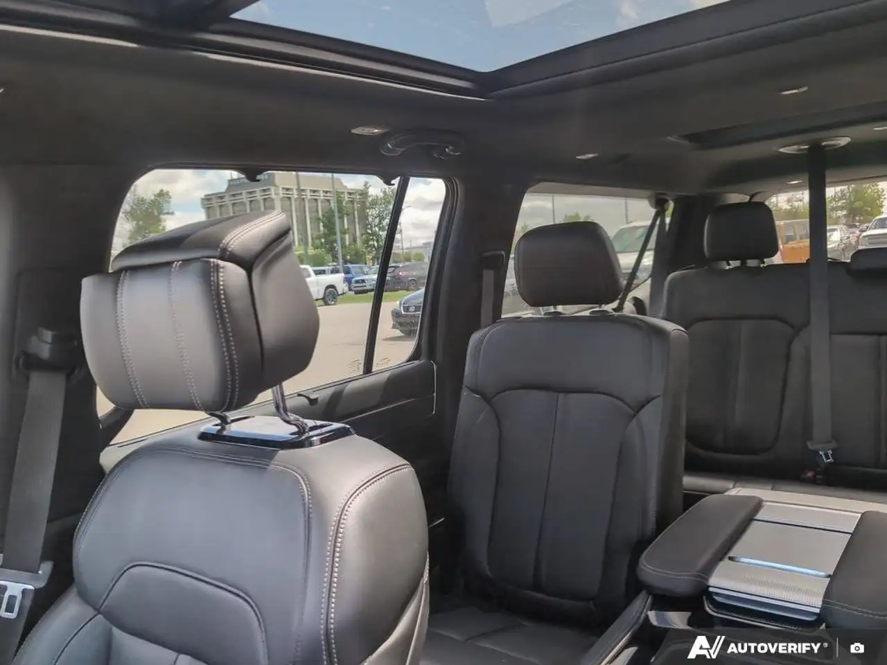 Jeep Grand Wagoneer fotografie Jeep Grand Wagoneer