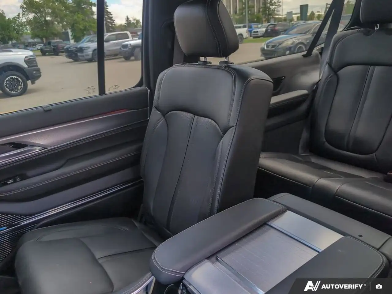 Jeep Grand Wagoneer fotografie Jeep Grand Wagoneer