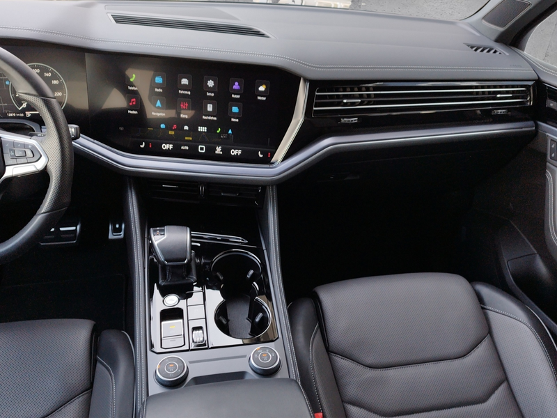 Volkswagen Touareg 3.0TDI 4M R-LINE AHK/STH/MATRIX/KEYLESS — photo 9