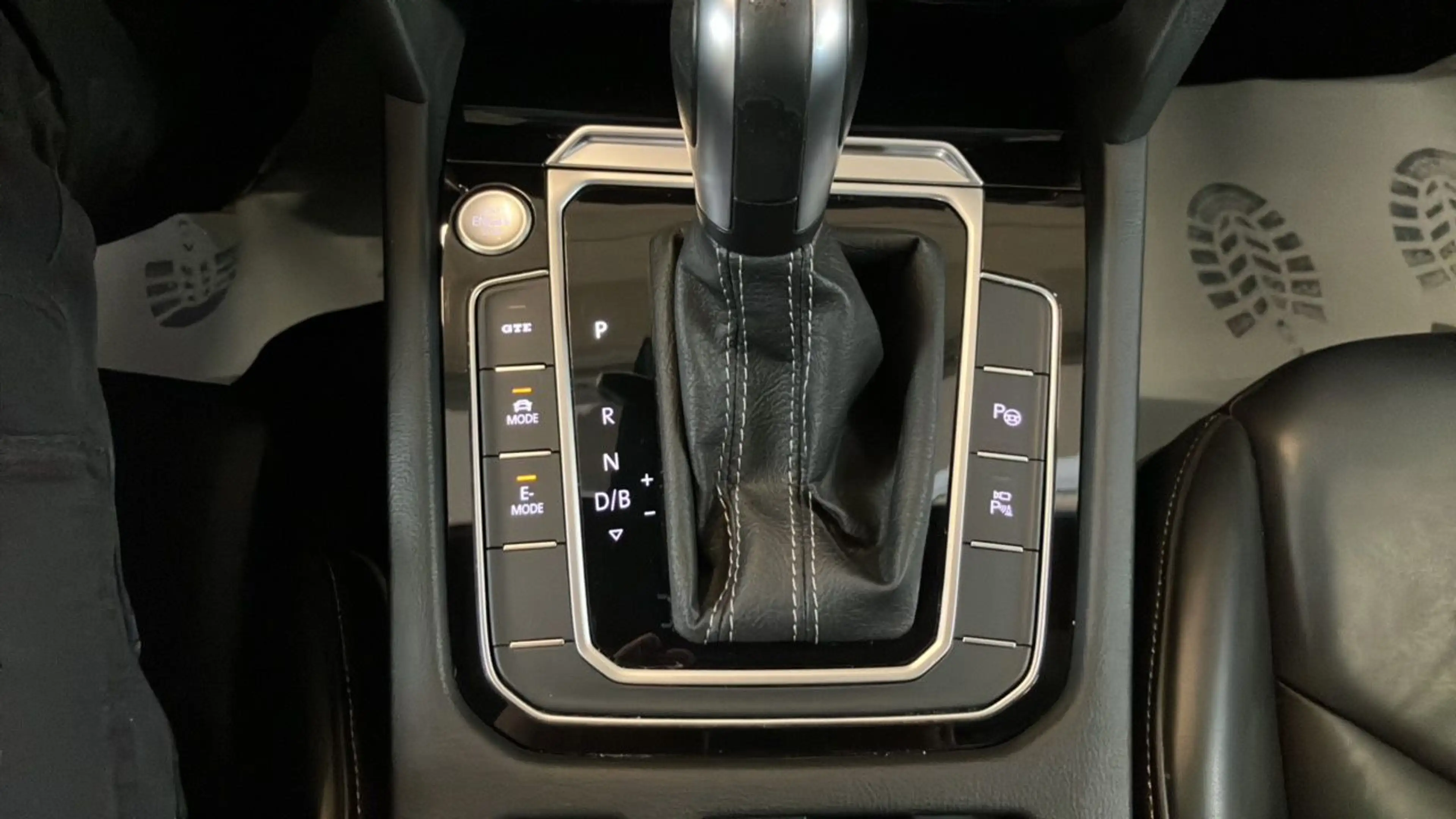 Volkswagen Arteon 1.4 TSI eHybrid R-Line MATRIX*LEDER*SKY*AHK*HEAD- — photo 12