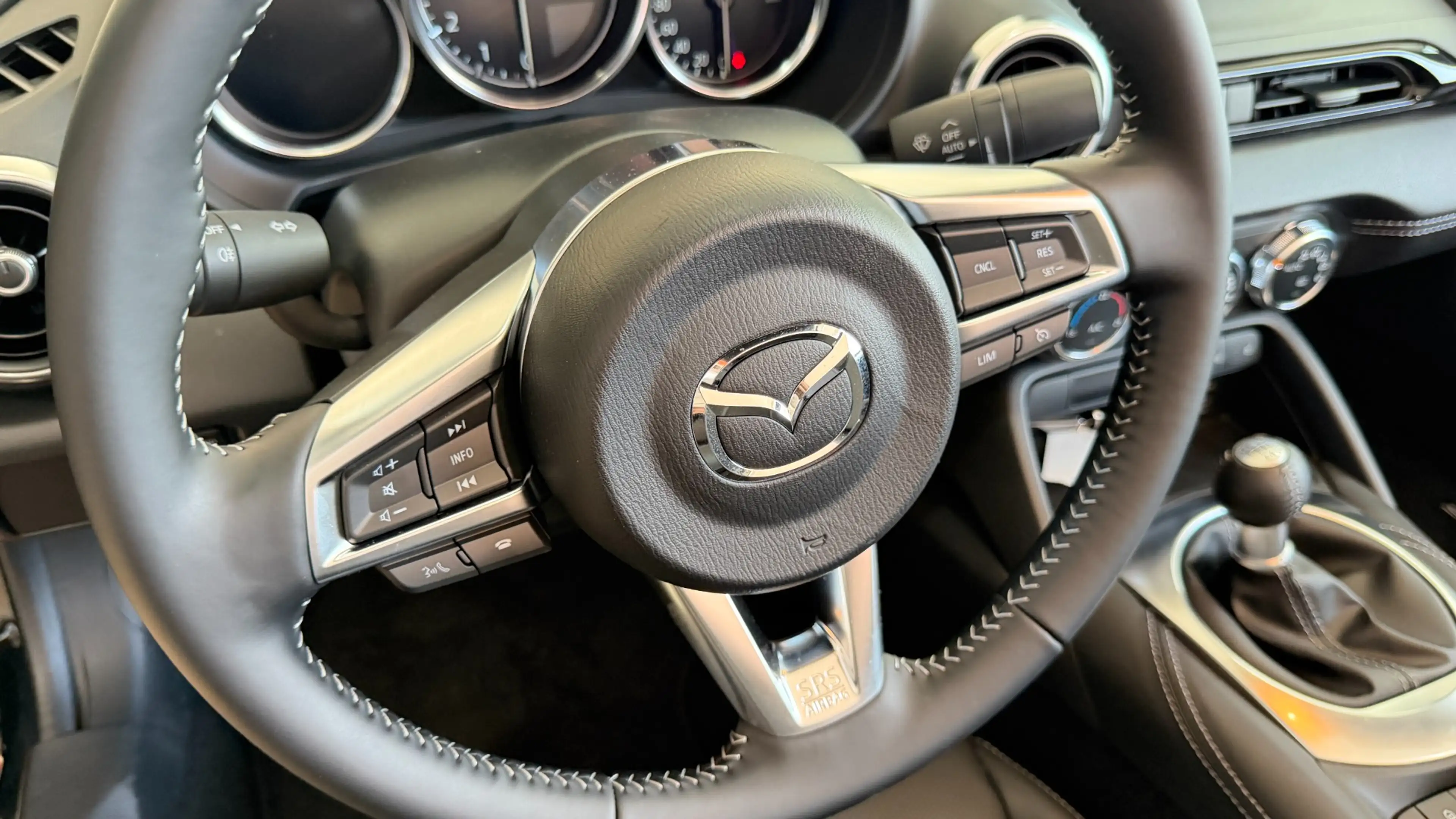 Mazda MX-5 Exclusive-Line — photo 14