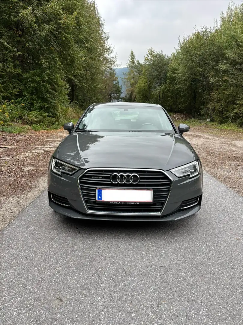 Audi A3 SB 2,0 TDI quattro Grau - 2
