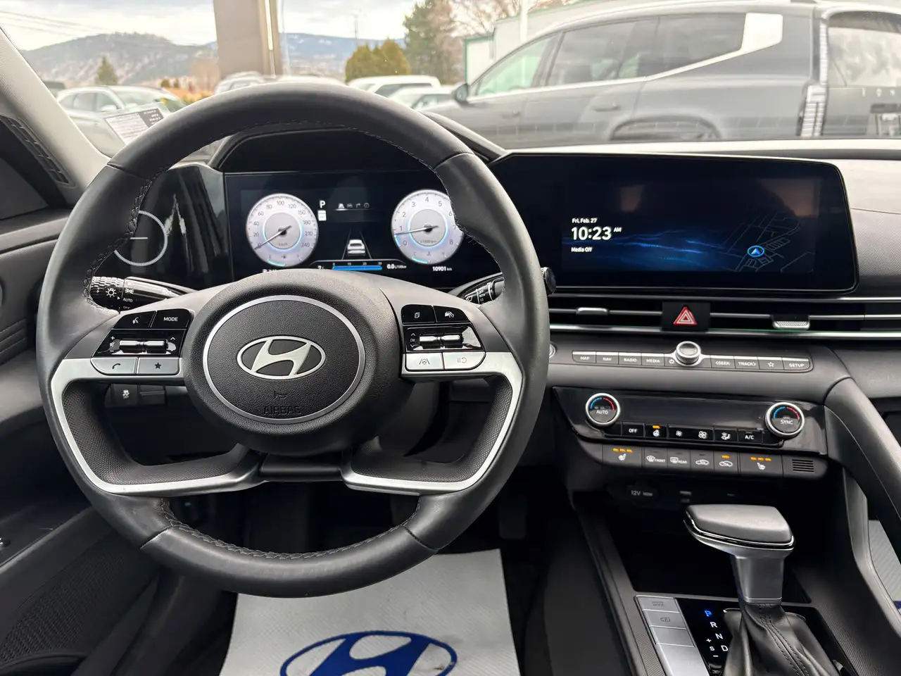 Hyundai ELANTRA снимка Hyundai ELANTRA