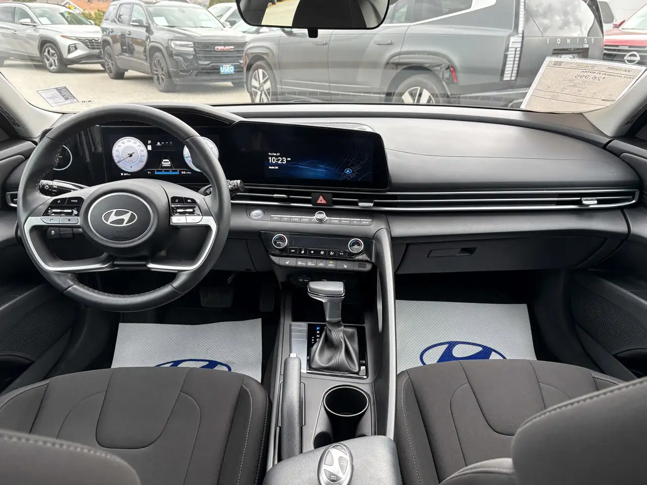 Hyundai ELANTRA снимка Hyundai ELANTRA