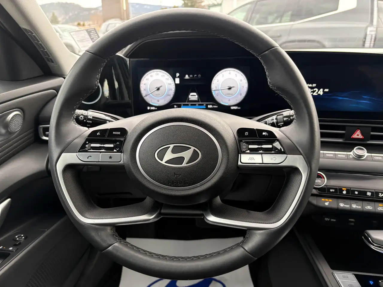 Hyundai ELANTRA снимка Hyundai ELANTRA
