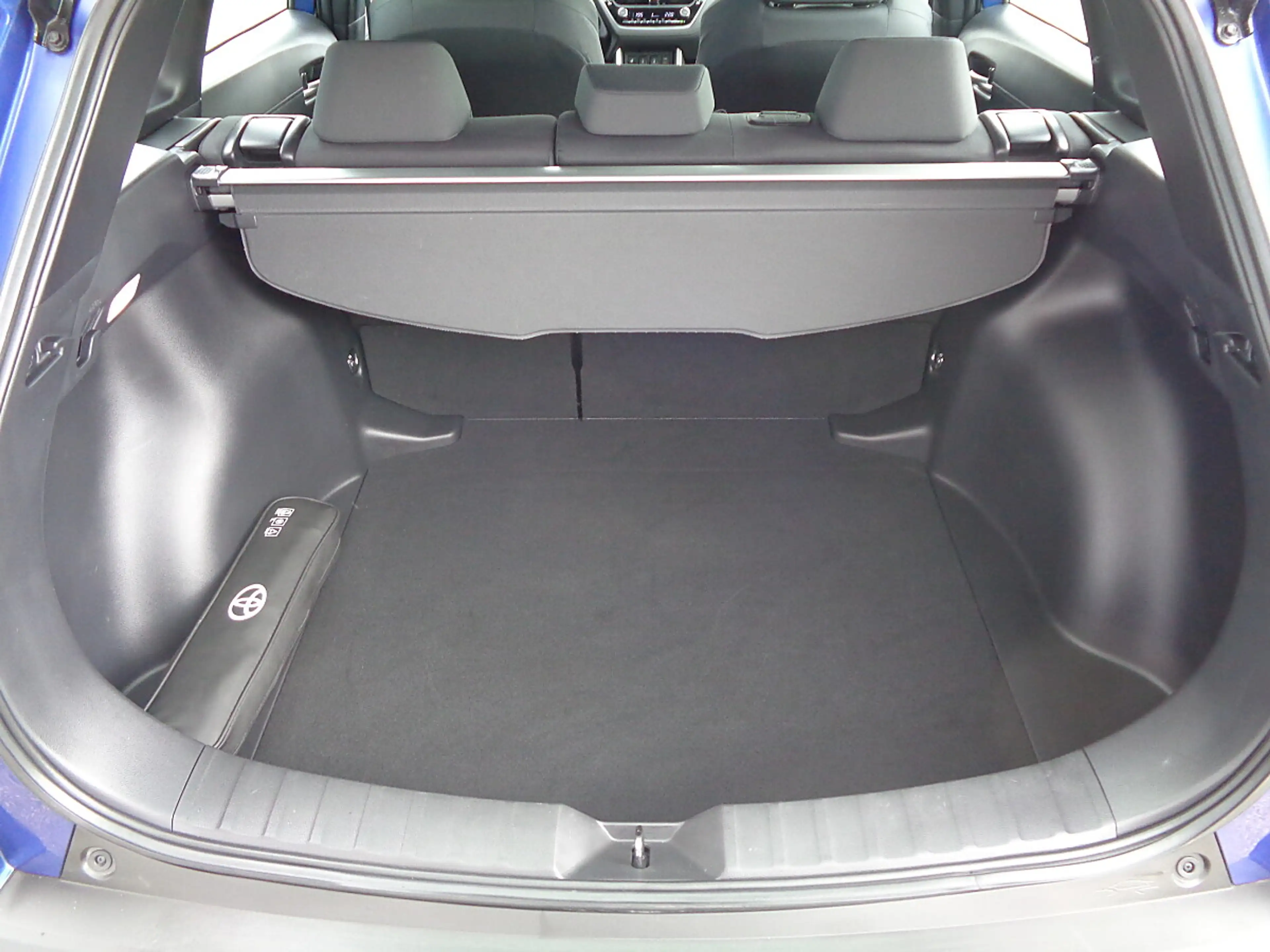 Toyota Corolla Cross 1,8 Hybrid Active 2WD - AHK- WSS BEHEIZBAR - LE... — photo 7