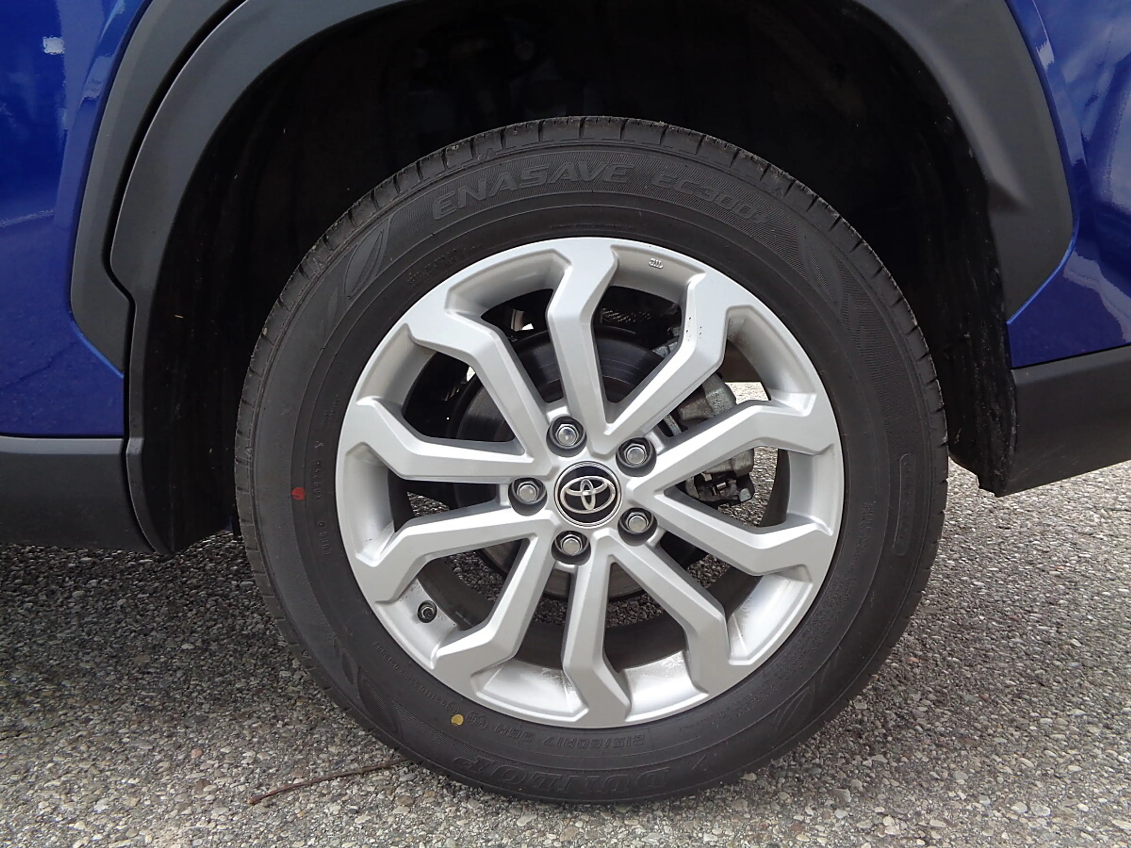 Toyota Corolla Cross 1,8 Hybrid Active 2WD - AHK- WSS BEHEIZBAR - LE... — photo 12