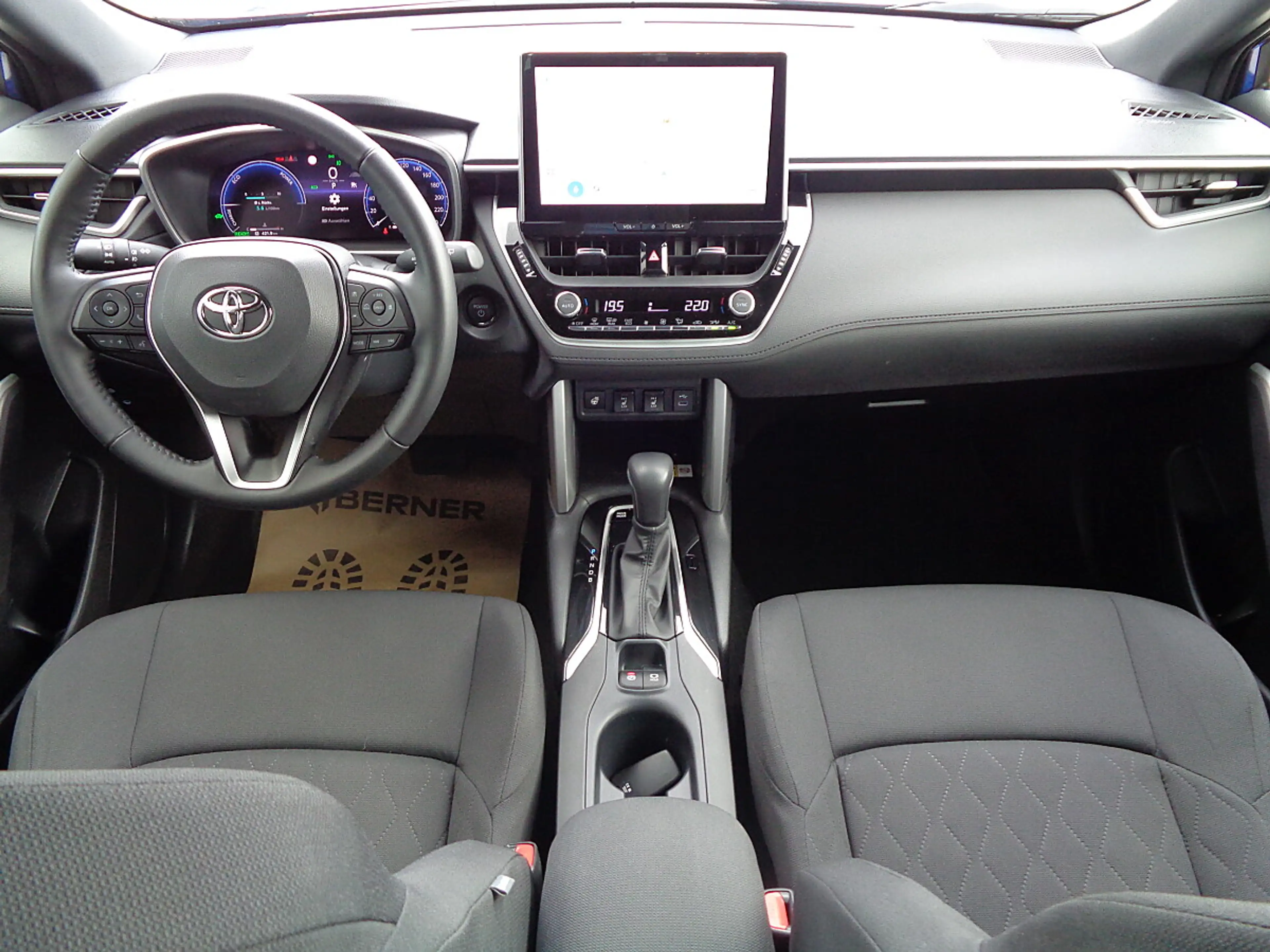 Toyota Corolla Cross 1,8 Hybrid Active 2WD - AHK- WSS BEHEIZBAR - LE... — photo 15