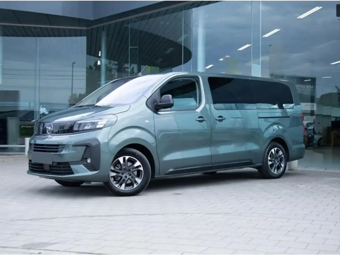 Opel Zafira (2) XL 2.0 BlueHDi 180 EAT8 S\u0026S Business Pack 8PL/CUIR/TOIT PANO/SANS MALUS - 1