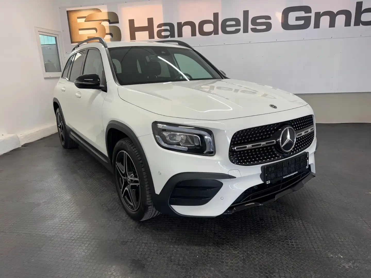 Mercedes-Benz GLB 200 4M*AMG LINE*NIGHT*LED*KAMERA*SPUR*AHK* Blanc - 1