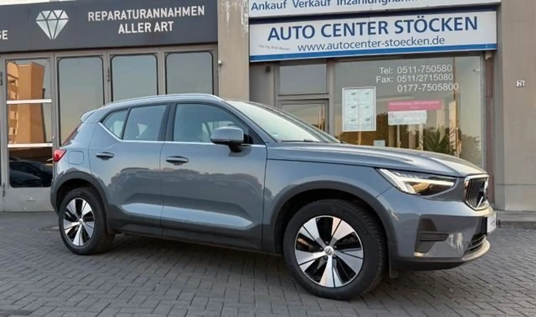 Volvo XC40 Core Recharge Plug-In Hybrid LederKameraAHK 1HAND Grijs - 1