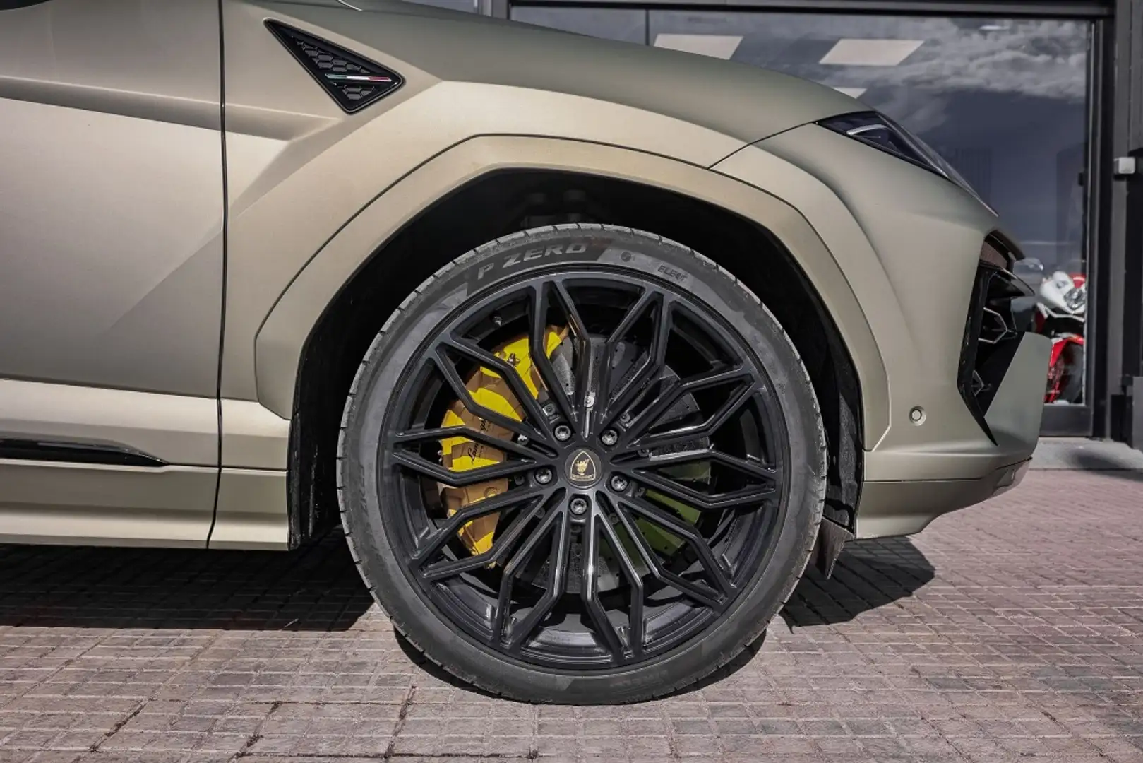 Lamborghini Urus SE Grün - 2