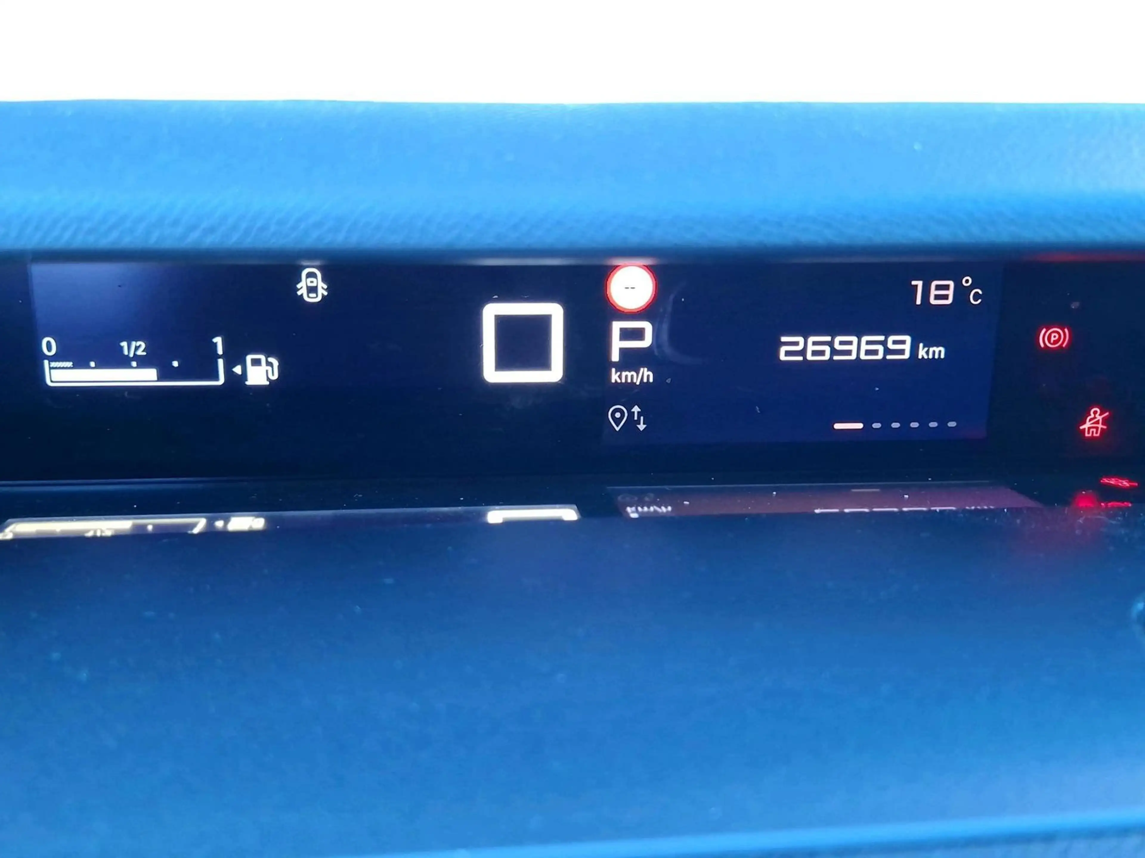 Citroen C3 Aircross Max Hybrid 145 e-DSC6 Navi Kamera — photo 10
