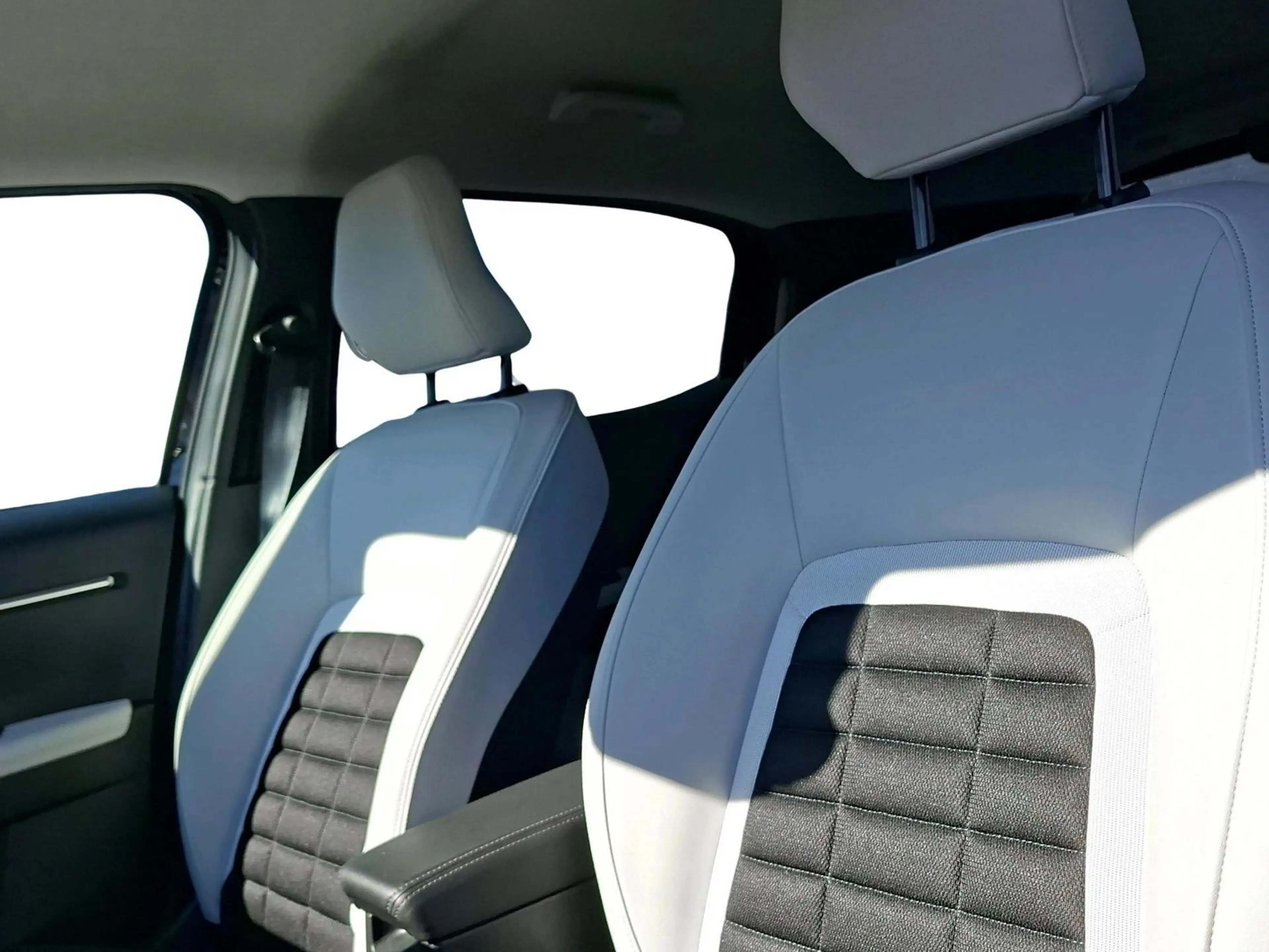 Citroen C3 Aircross Max Hybrid 145 e-DSC6 Navi Kamera — photo 7