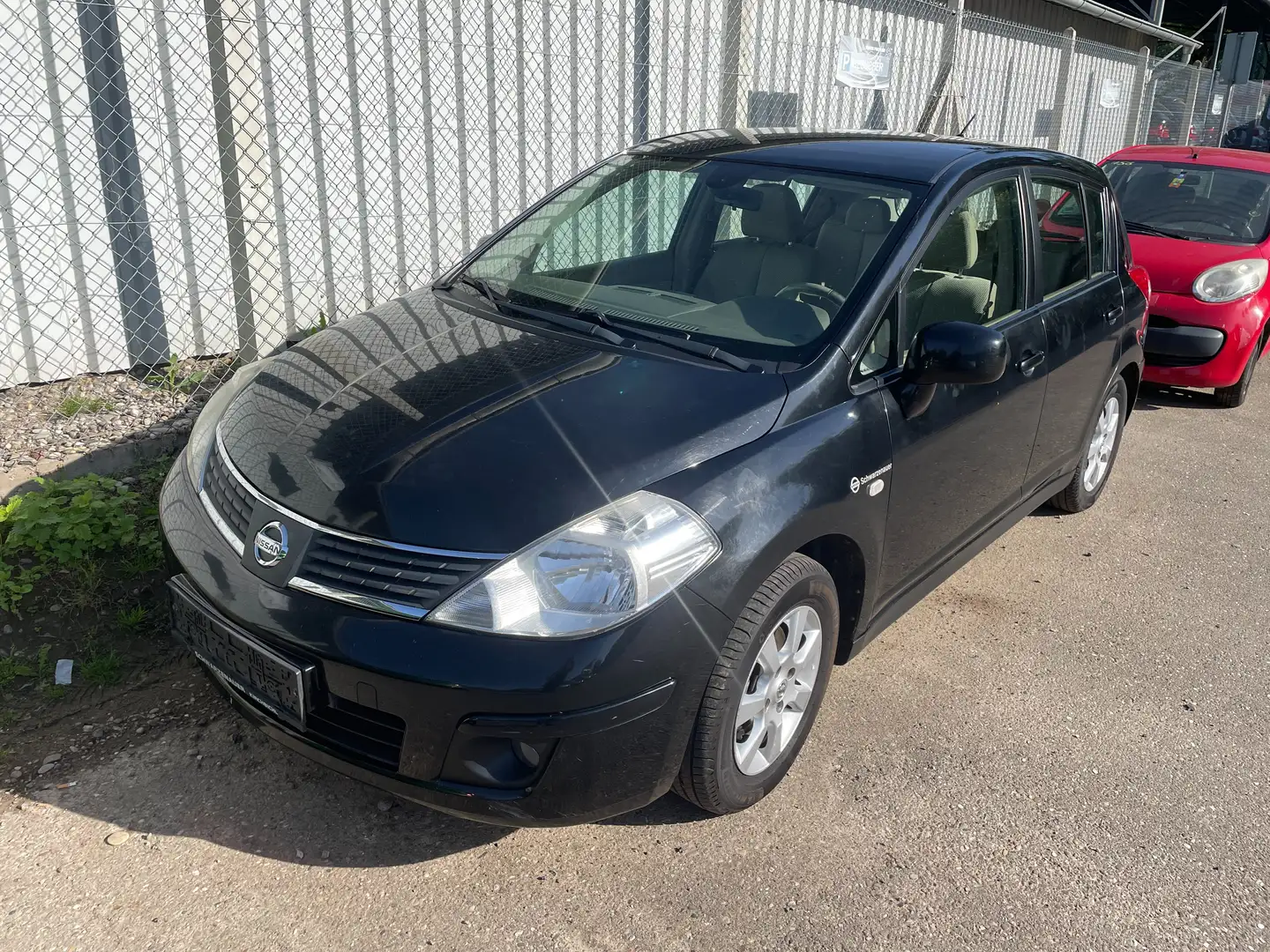 Nissan Tiida Acenta Schwarz - 1