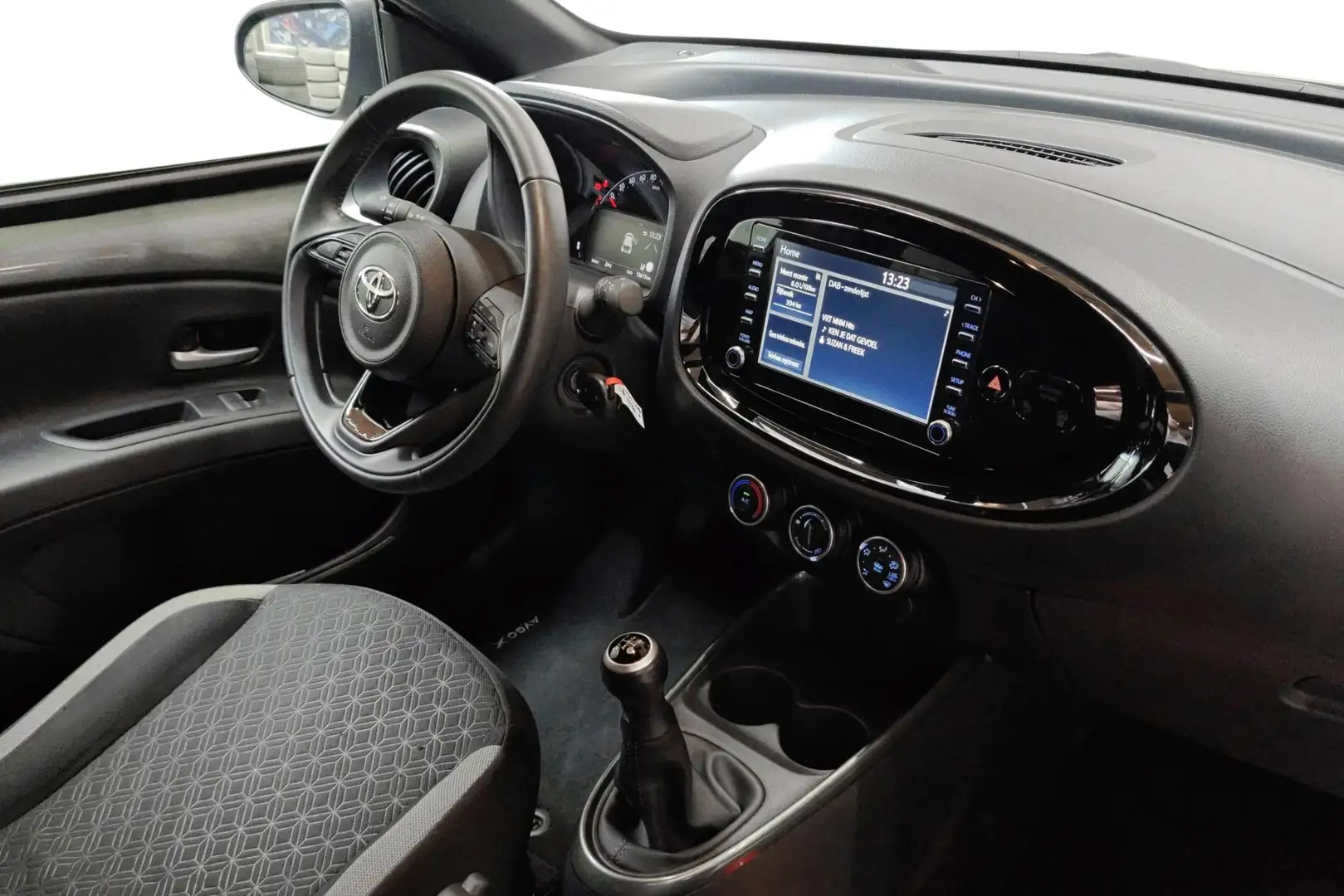 Toyota Aygo X 1.0 VVT-i Pulse - incl 2 jaar KARE Groen - 2