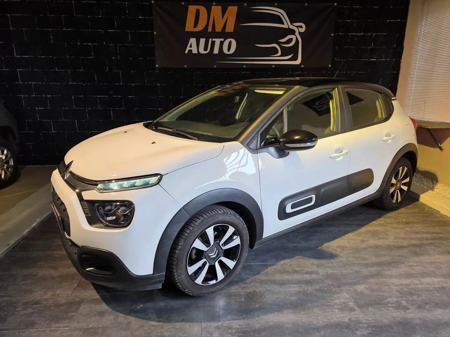 Citroen C3 C3 III 2017 1.2 puretech Shine s Weiß - 1