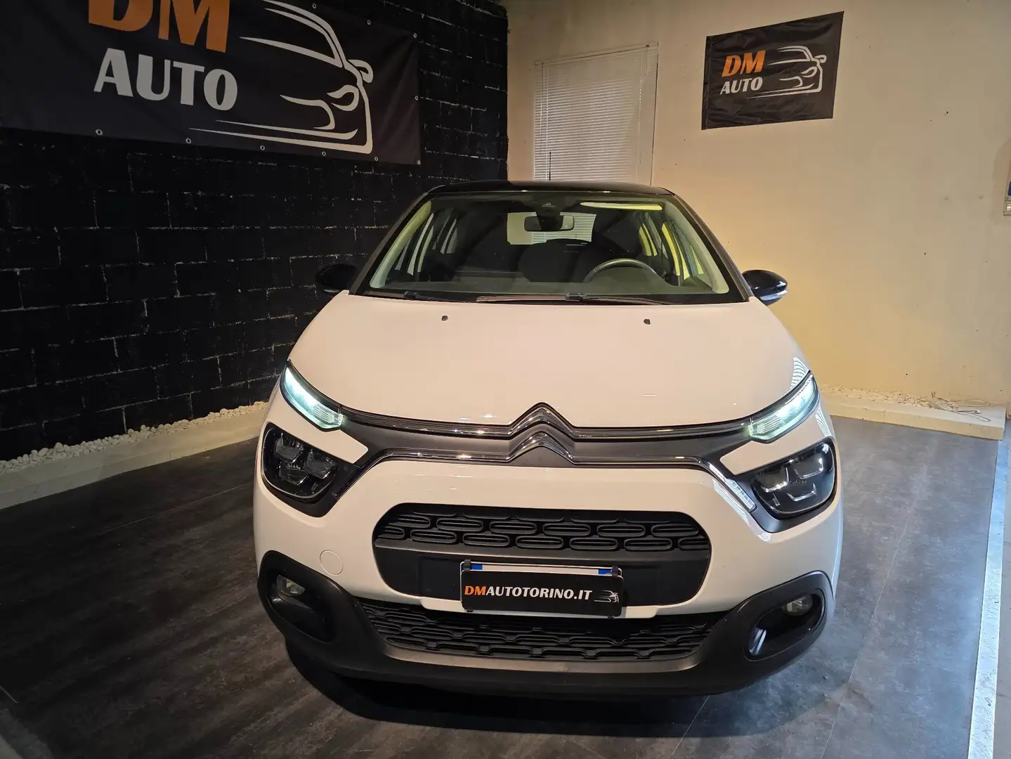 Citroen C3 C3 III 2017 1.2 puretech Shine s Weiß - 2