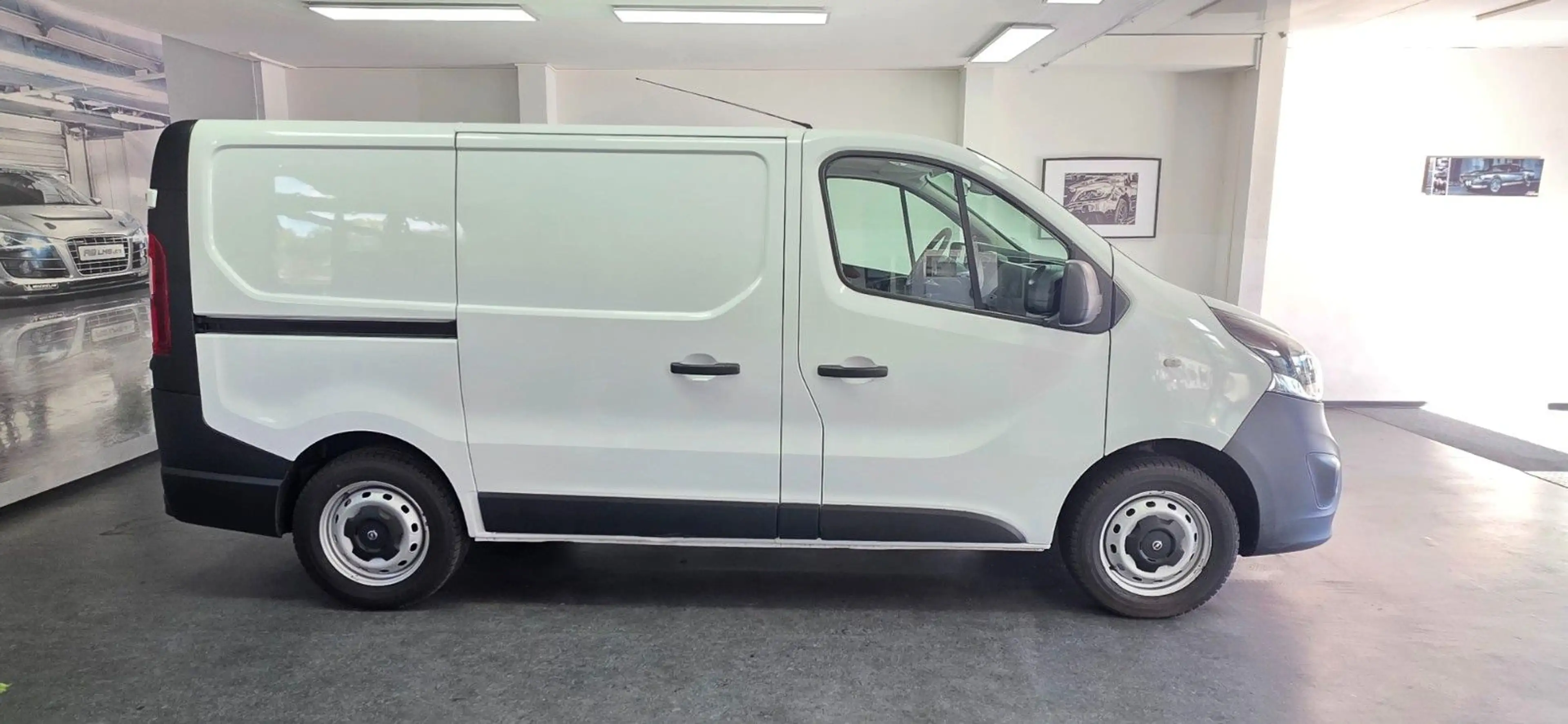 Opel Vivaro B Kasten L1H1 Klima PDC AHK TÜV 10/2028